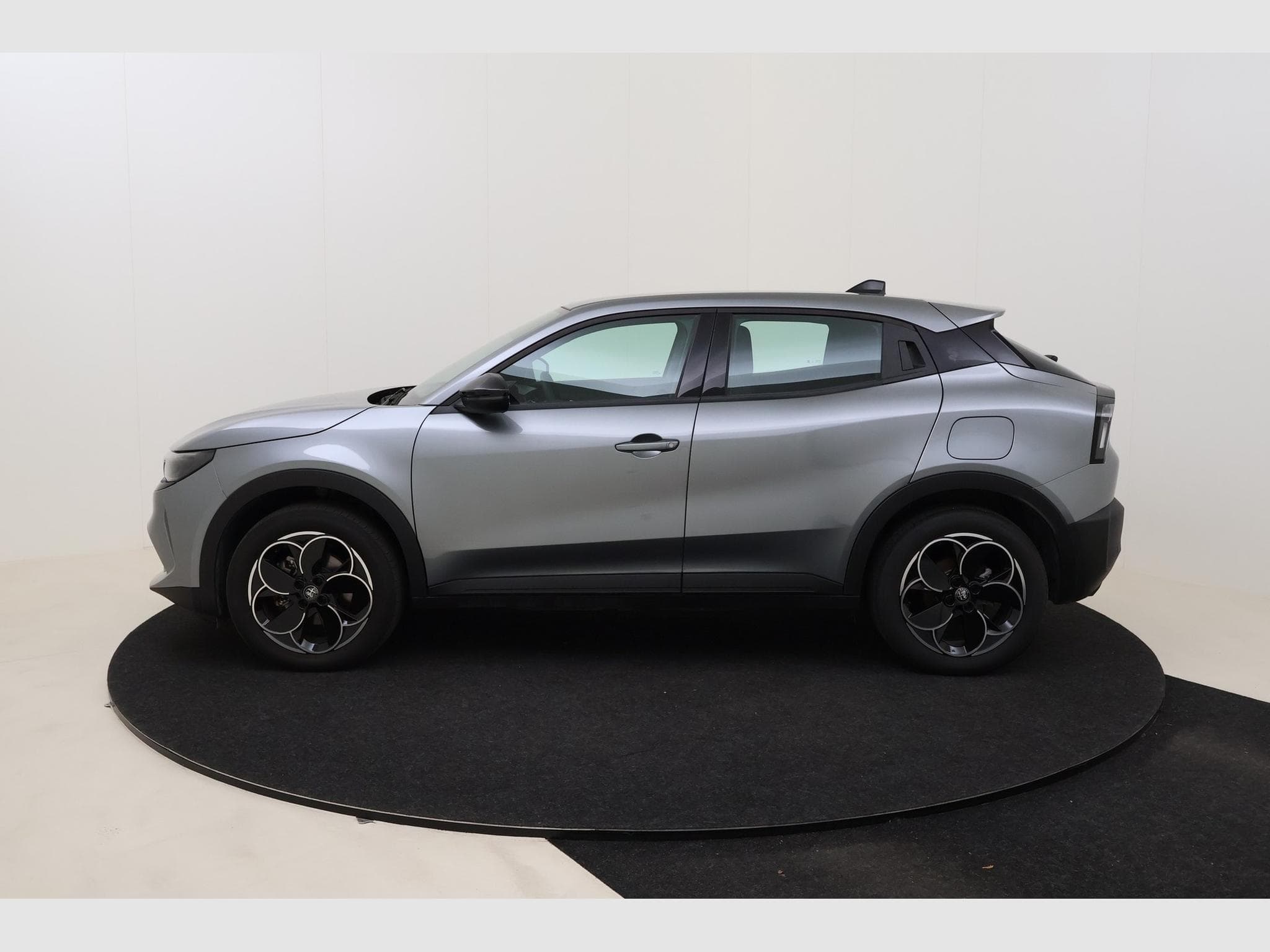 Alfa-Romeo Junior - (2025) - Photo 9