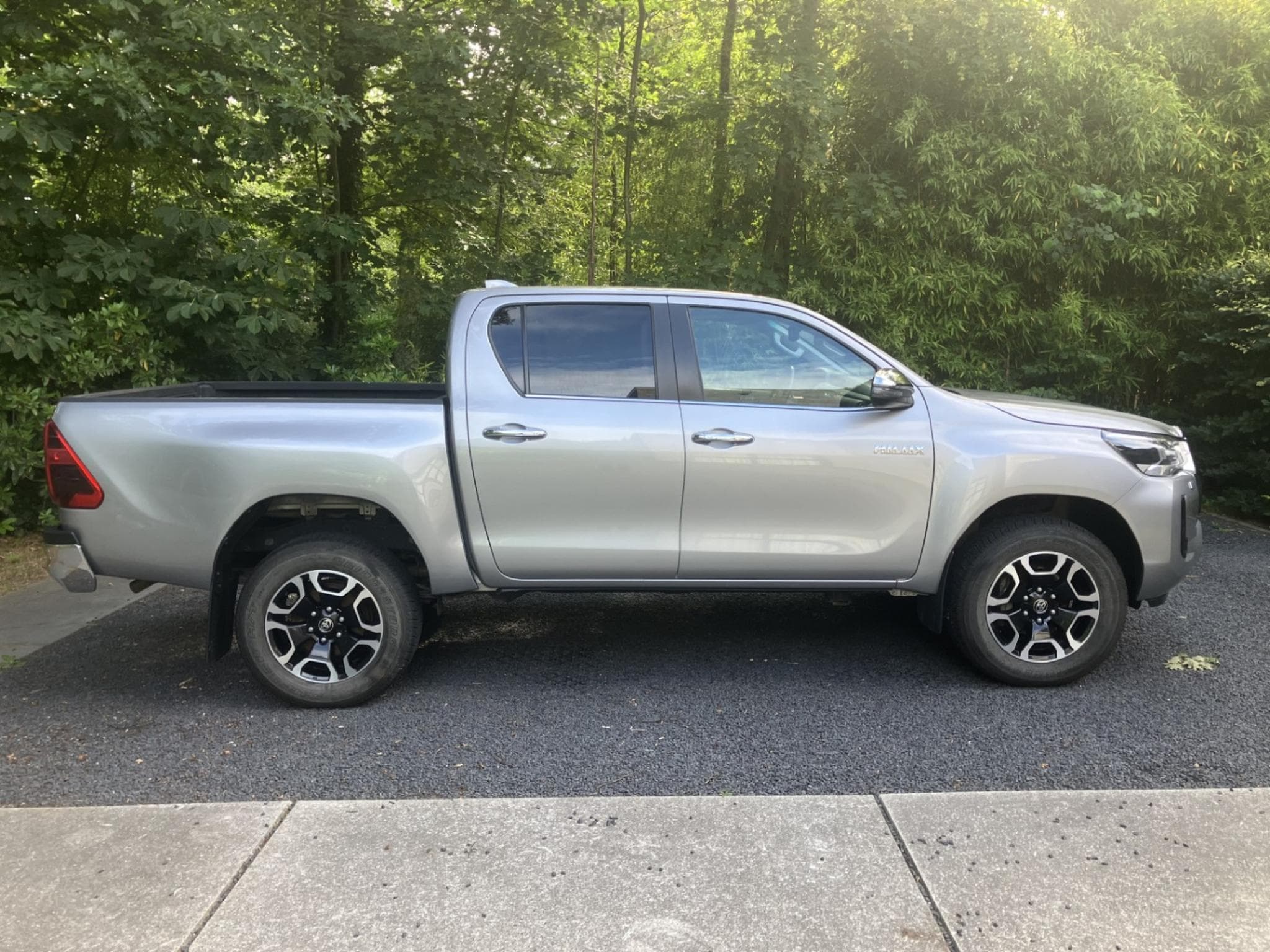 Toyota Hilux Comfort Double Cab (2024) - Photo 2