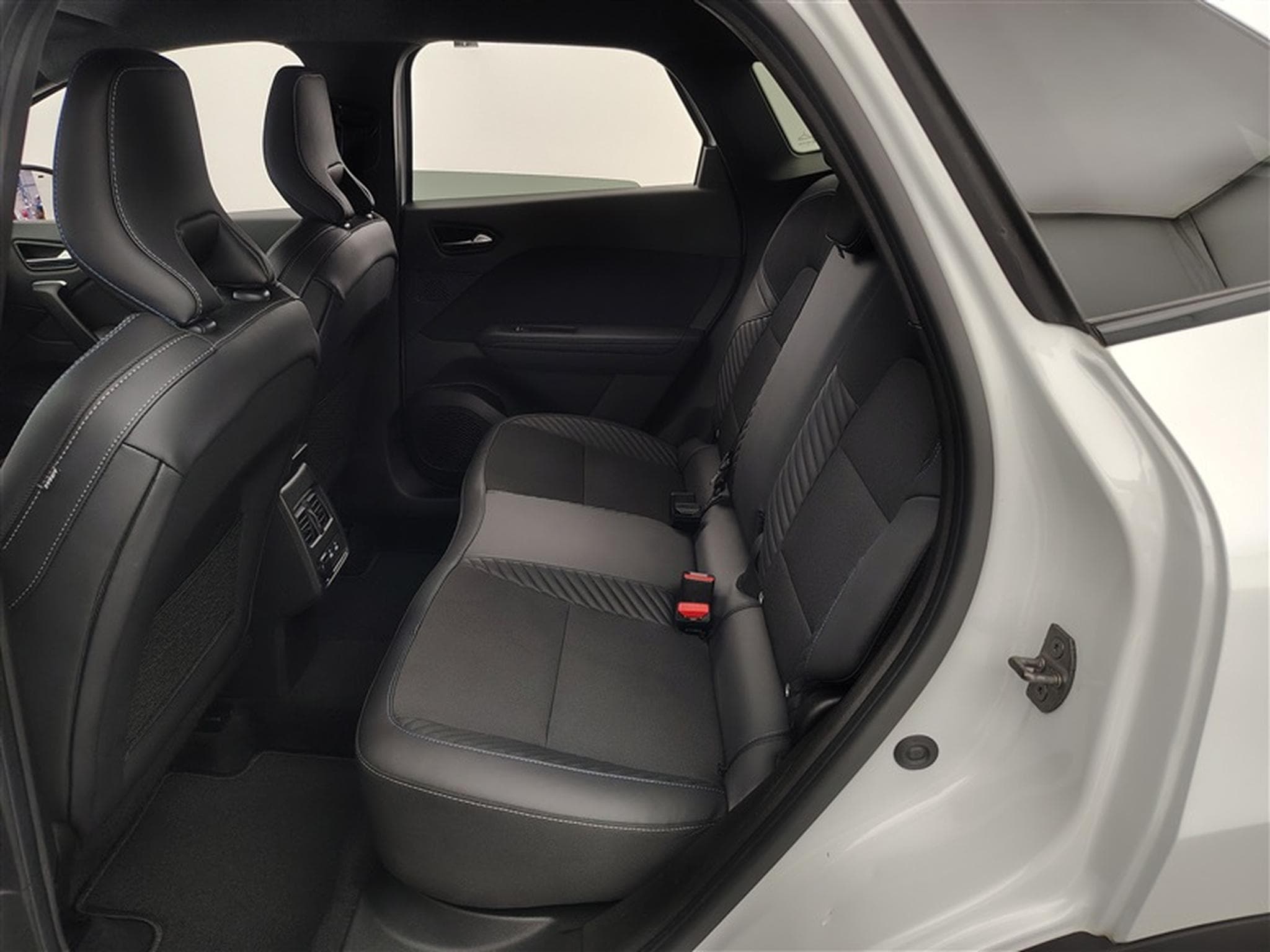 Renault Symbioz 1.6 E-TECH 145 Full Hybride Esprit Alpine NAVI/ S-CUIR/ LED (2025) - Foto 13