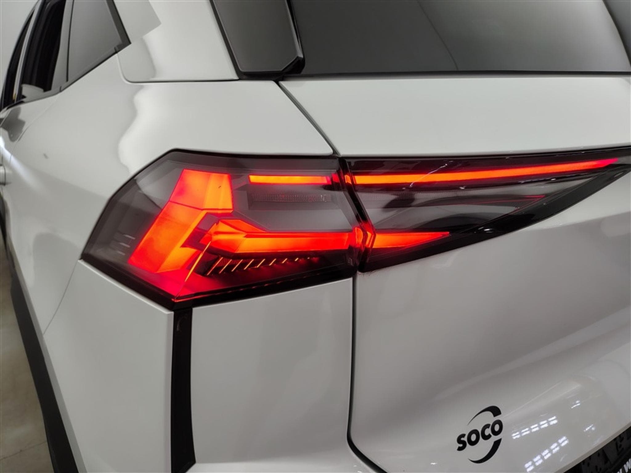 Renault Symbioz 1.6 E-TECH 145 Full Hybride Esprit Alpine NAVI/ S-CUIR/ LED (2025) - Foto 16