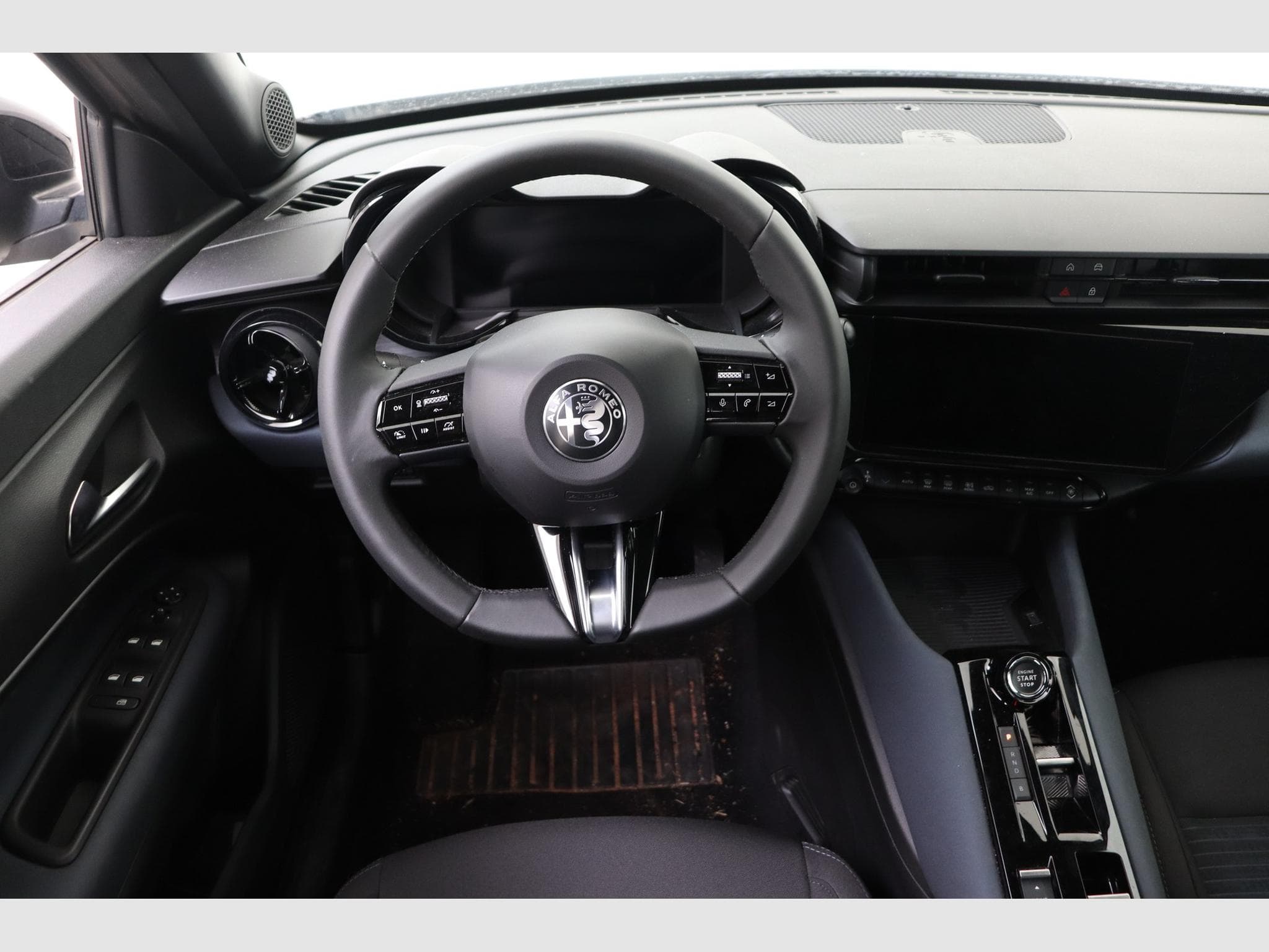 Alfa-Romeo Junior - (2025) - Photo 11