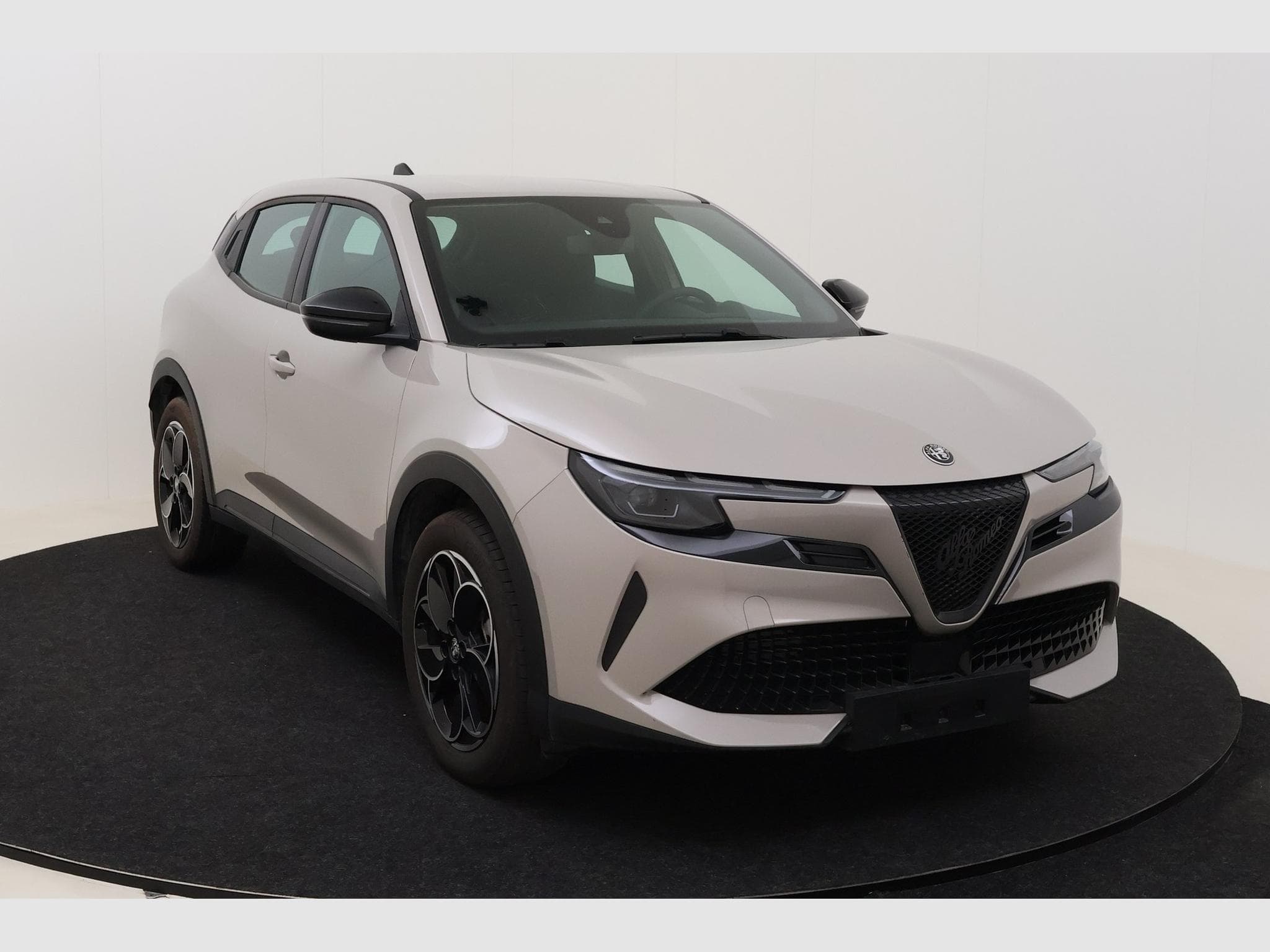 Alfa-Romeo Junior - (2025) - Photo 3