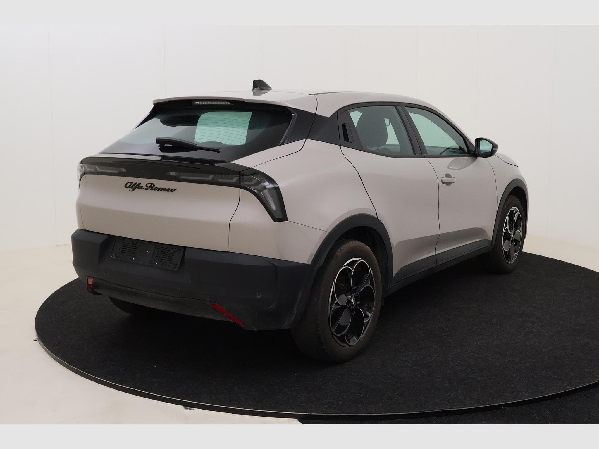 Alfa-Romeo Junior - (2025) - Photo 6