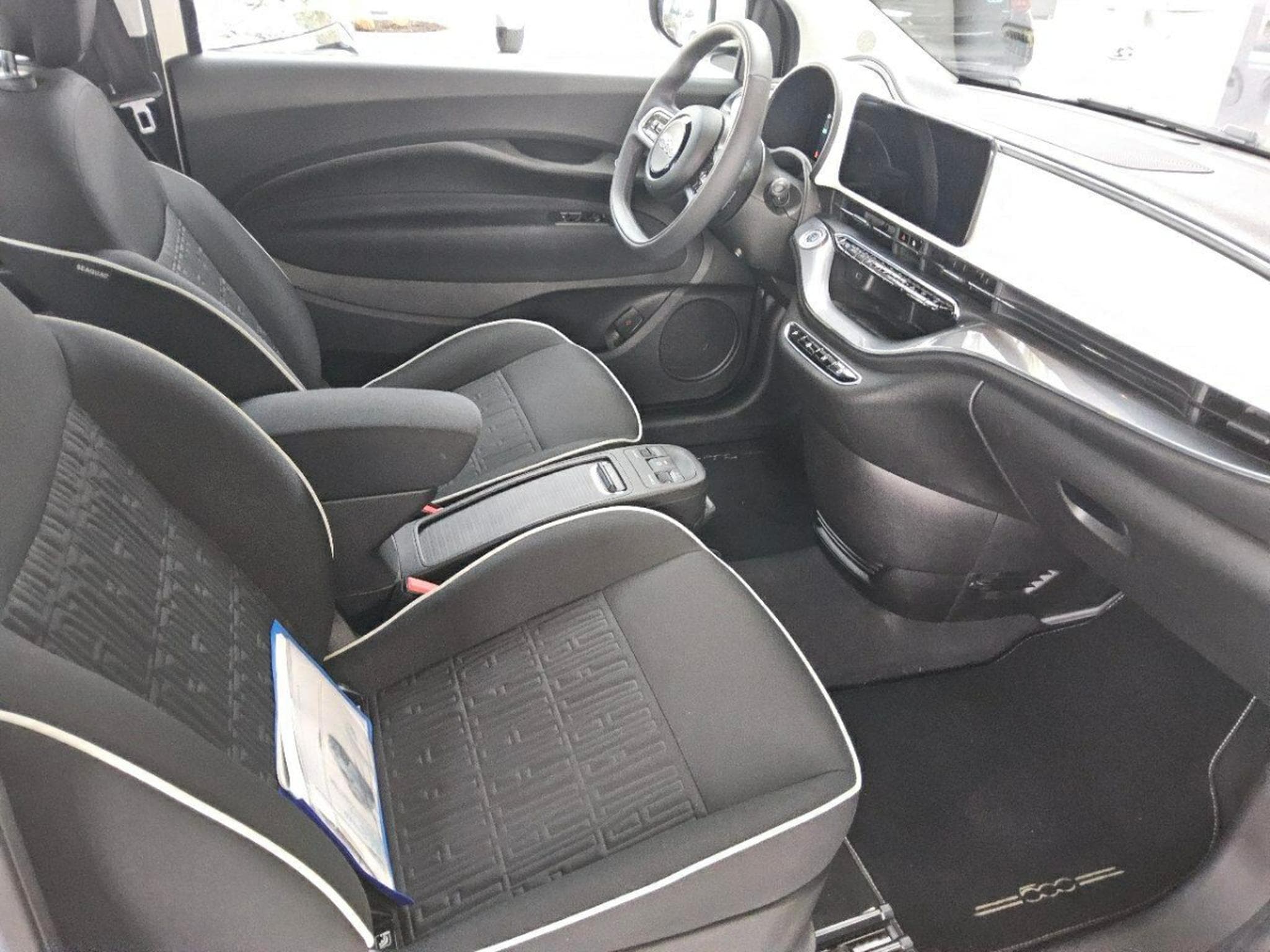 Fiat 500 Cabrio (2023) - Photo 3