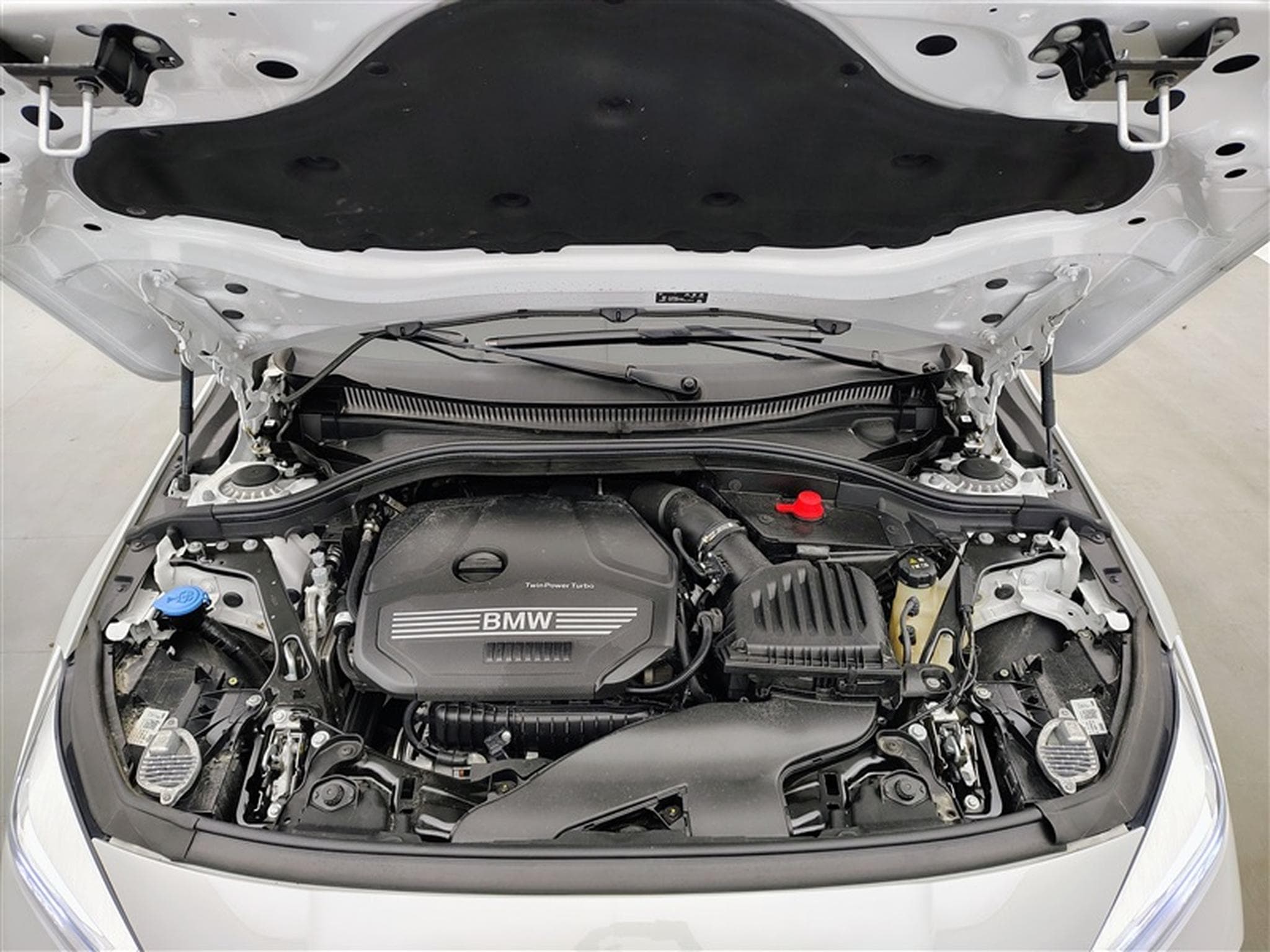 BMW 118 iA Business NAVI / FULL LED / PDC AV-AR (2024) - Photo 19