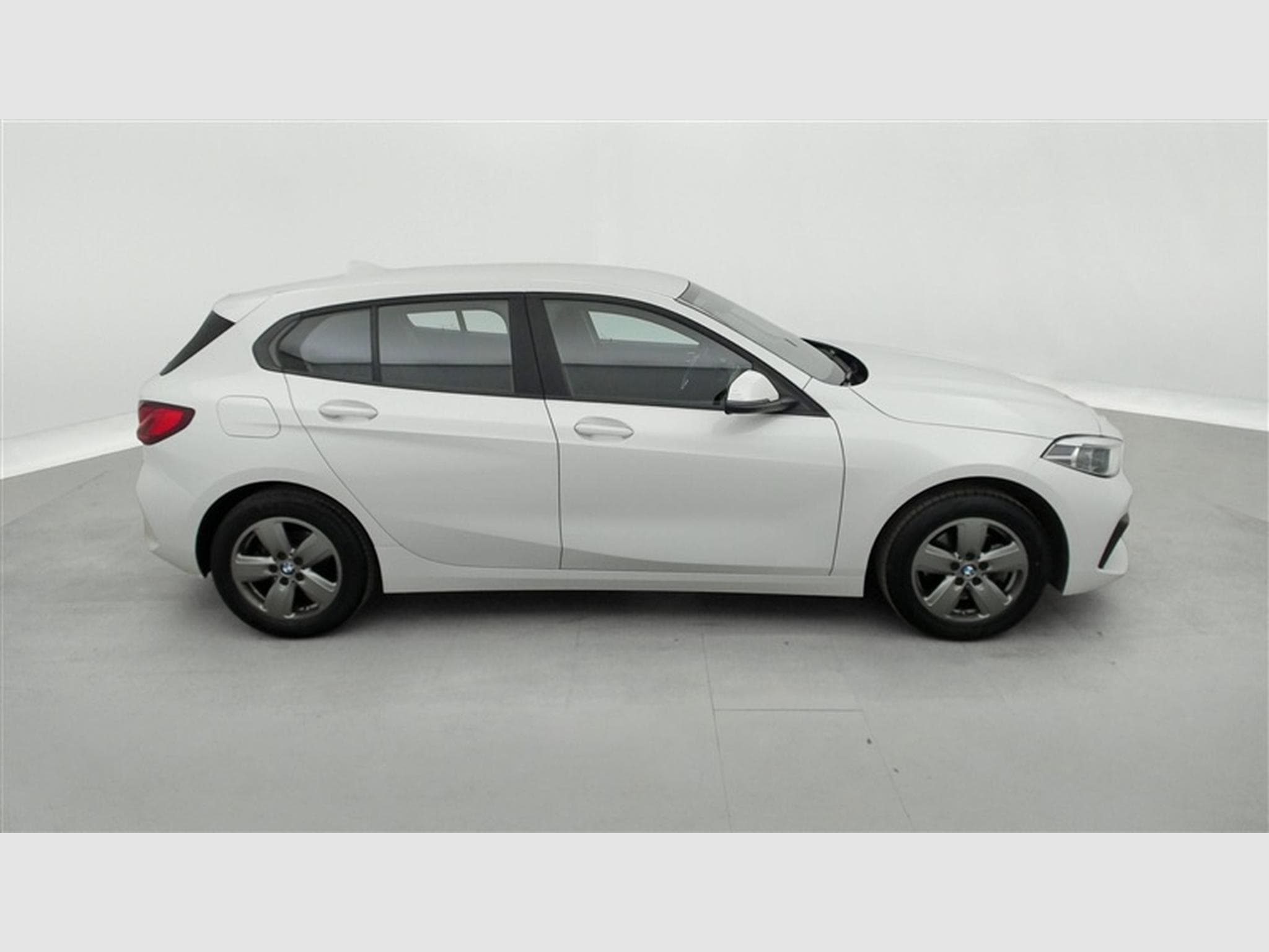 BMW 118 iA Business NAVI / FULL LED / PDC AV-AR (2024) - Photo 24