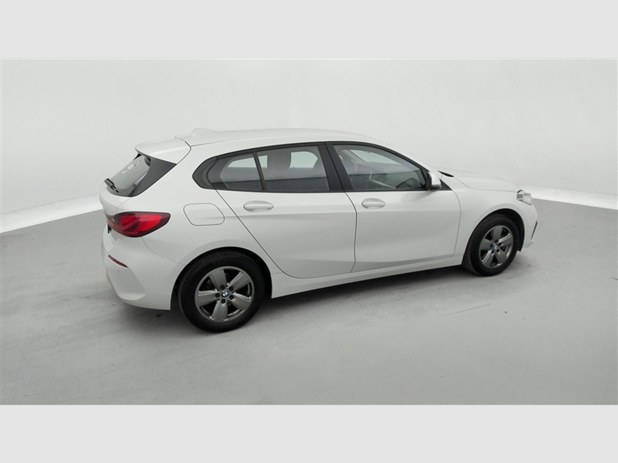 BMW 118 iA Business NAVI / FULL LED / PDC AV-AR (2024) - Photo 25