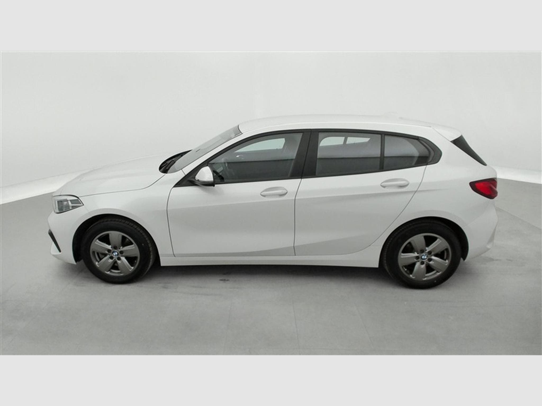 BMW 118 iA Business NAVI / FULL LED / PDC AV-AR (2024) - Photo 3