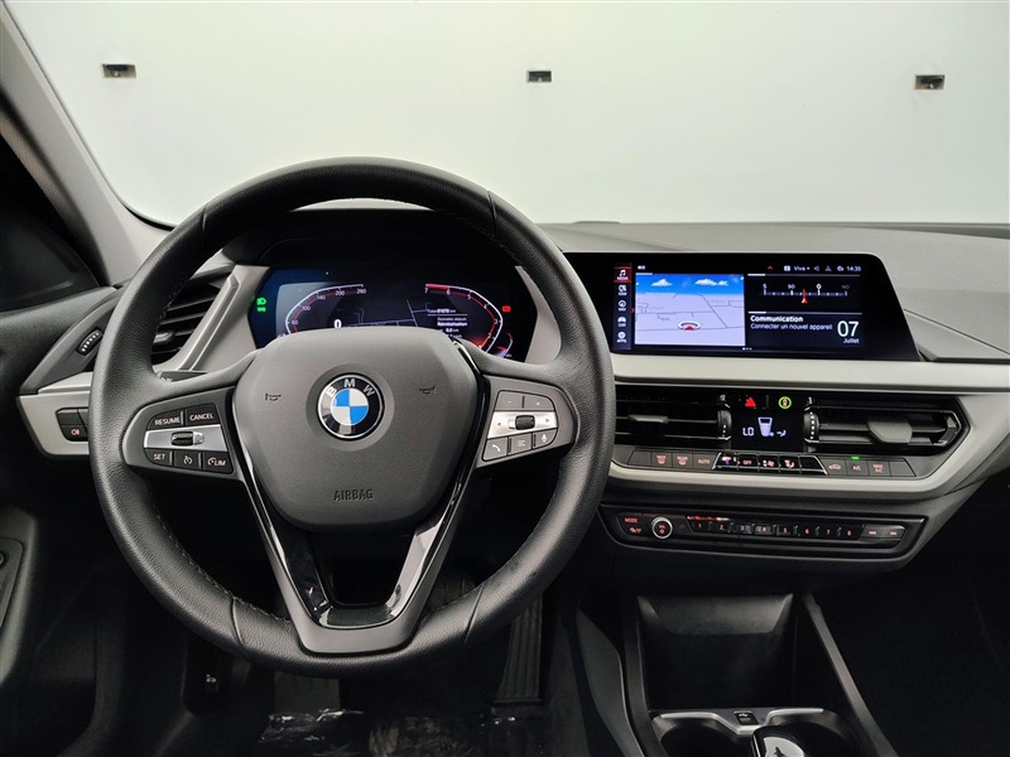 BMW 118 iA Business NAVI / FULL LED / PDC AV-AR (2024) - Photo 9