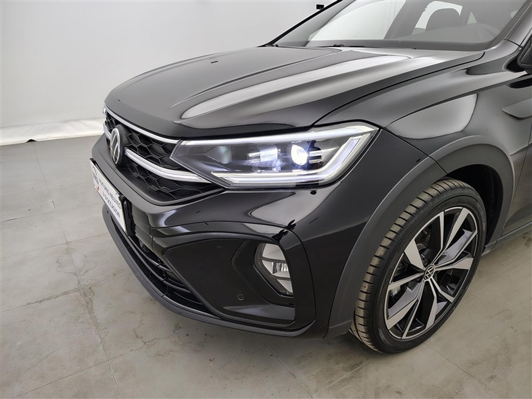 VW Taigo 1.0 TSI 115cv DSG R-Line NAVI / FULL LED / CAMERA / JA 18" (2025) - Foto 15