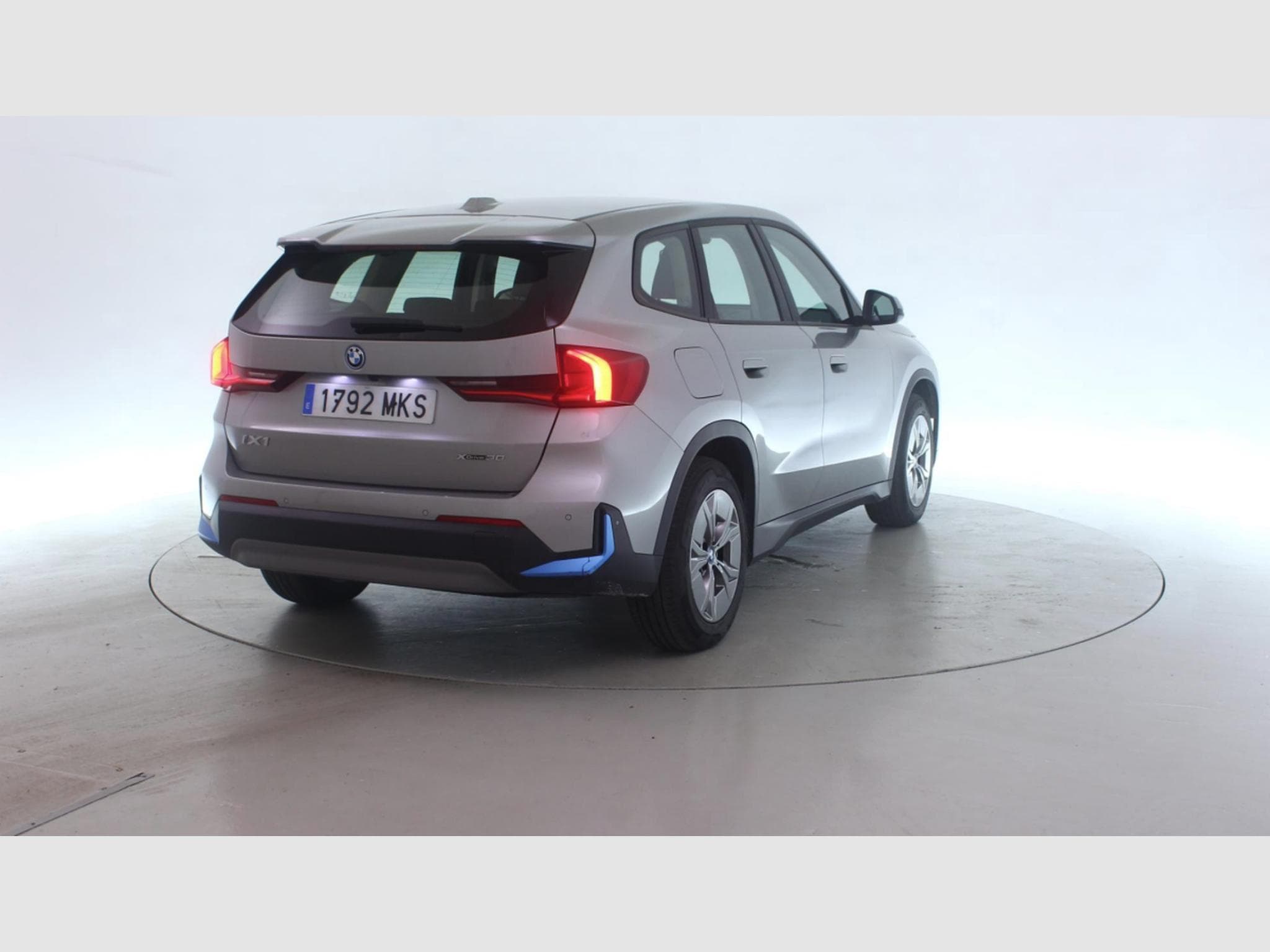 Bmw iX1 xDrive30 (2023) - Photo 3