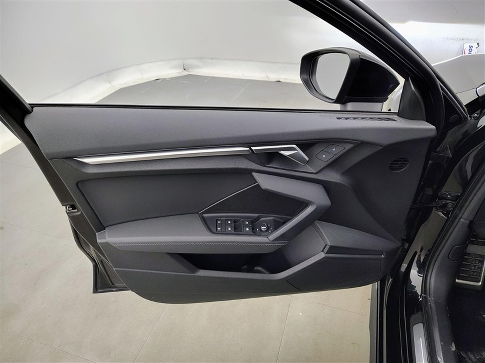 Audi A3 30 TFSI S-Line S-tronic Navi / Led / PDC av+ar (2023) - Photo 17