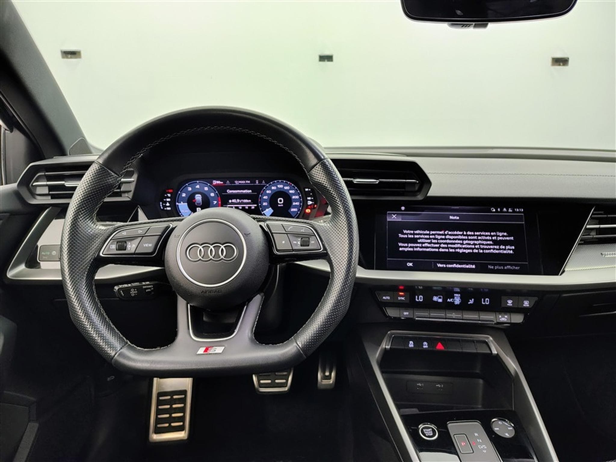 Audi A3 30 TFSI S-Line S-tronic Navi / Led / PDC av+ar (2023) - Photo 9