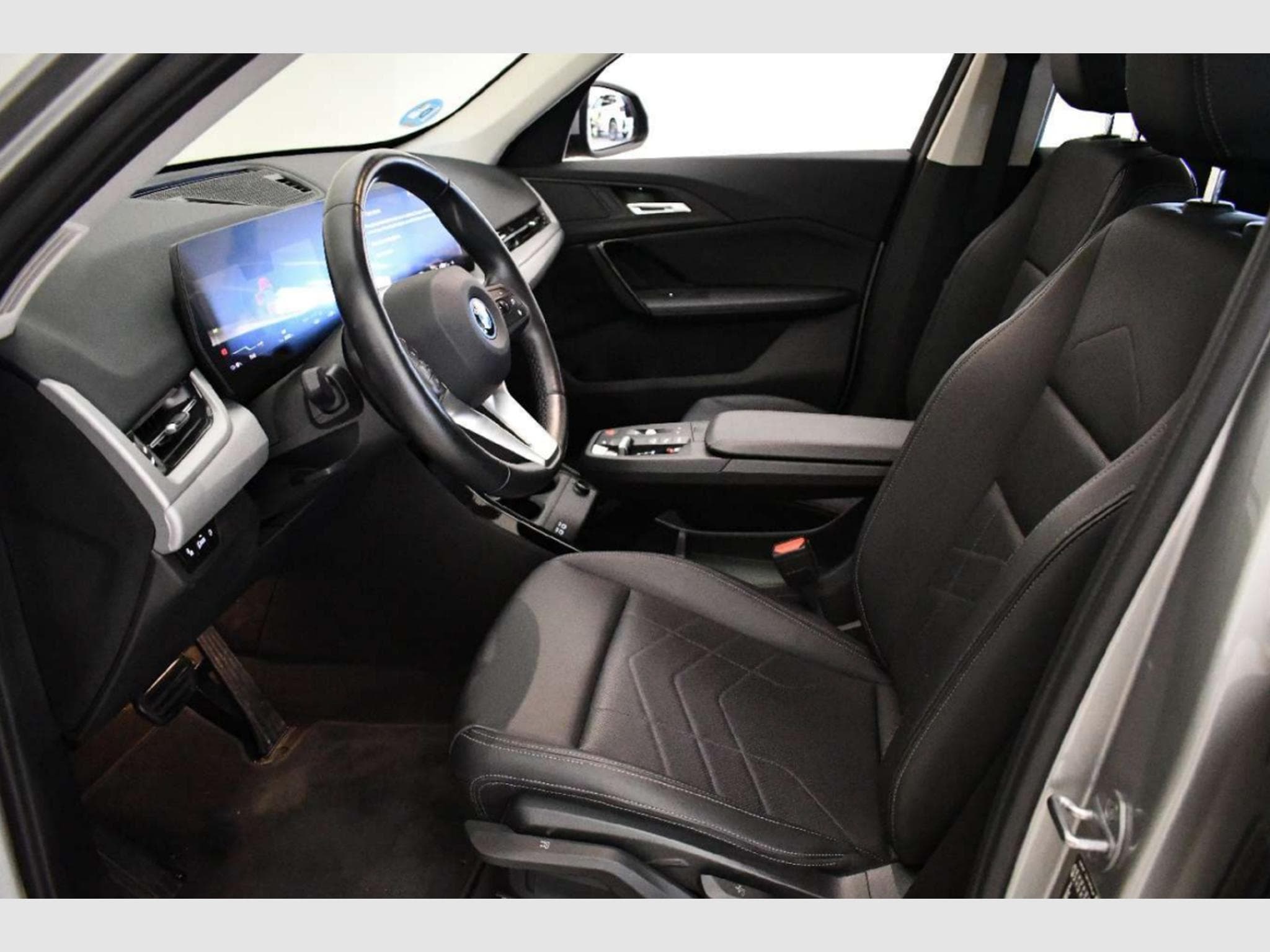 Bmw iX1 xDrive30 (2023) - Photo 6