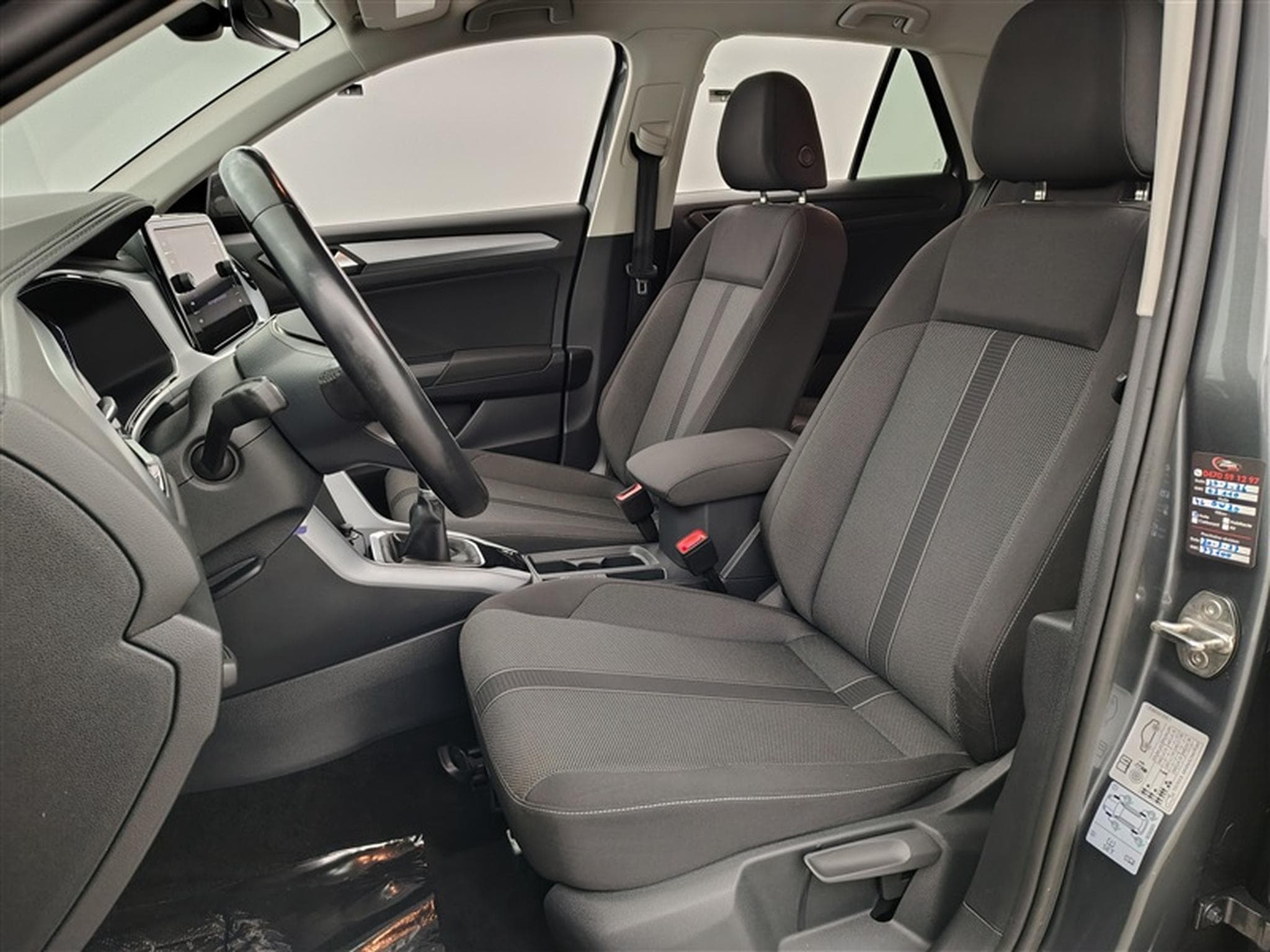 VW T-Roc 1.0 TSI Style NAVI / CARPLAY / FULL LED (2022) - Photo 7