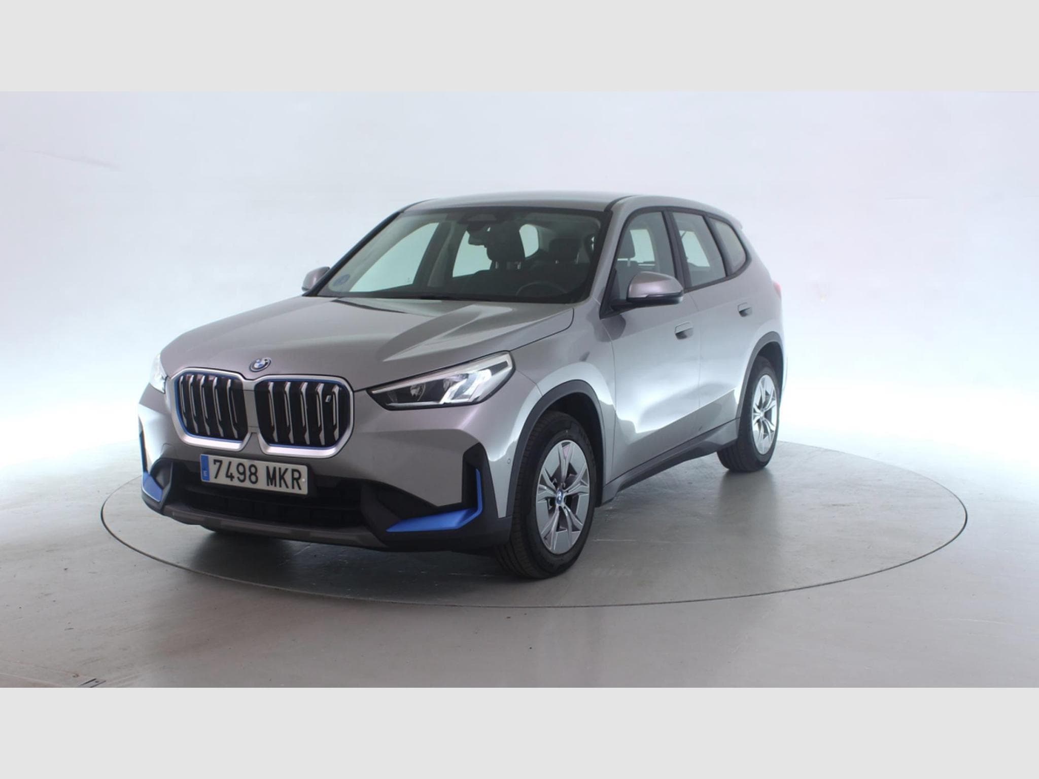 Bmw iX1 xDrive30 (2023) - Photo 1
