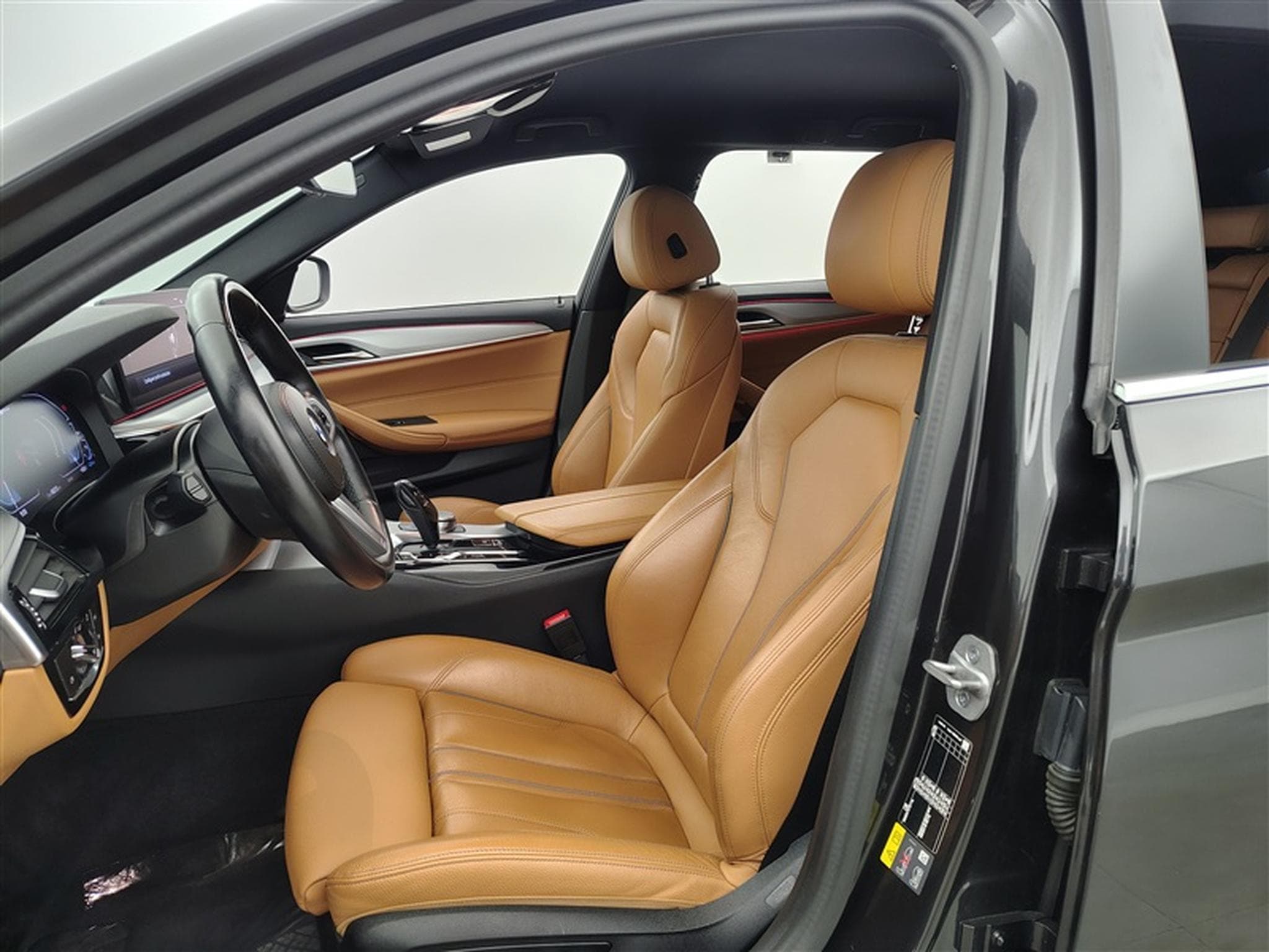 BMW 530 eA PHEV NAVI / FULL LED / CUIR / CARPLAY (2022) - Photo 7