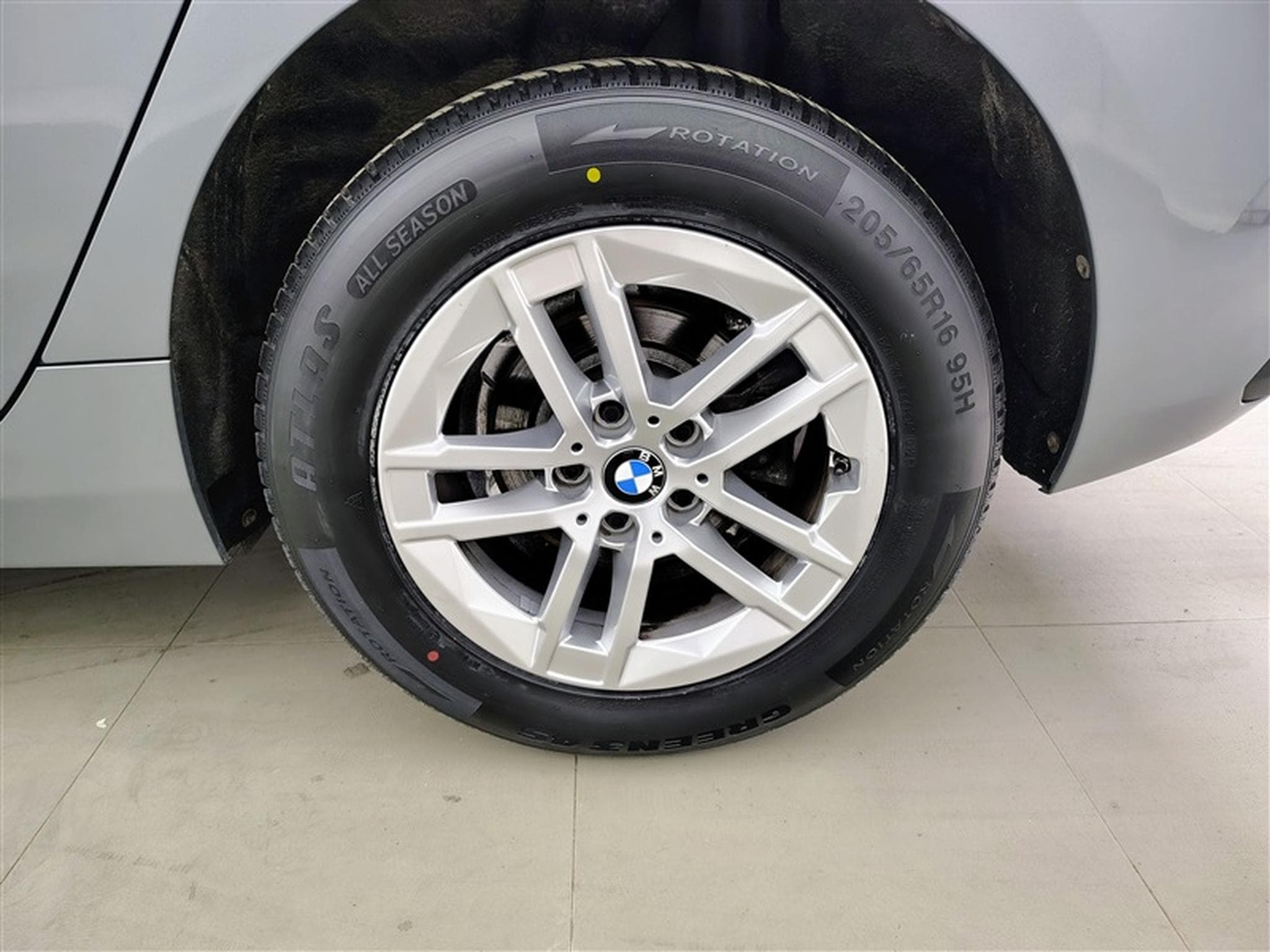 BMW 218 Active Tourer 218 iA NAVI/FULL LED/JA/PDC (2023) - Foto 6