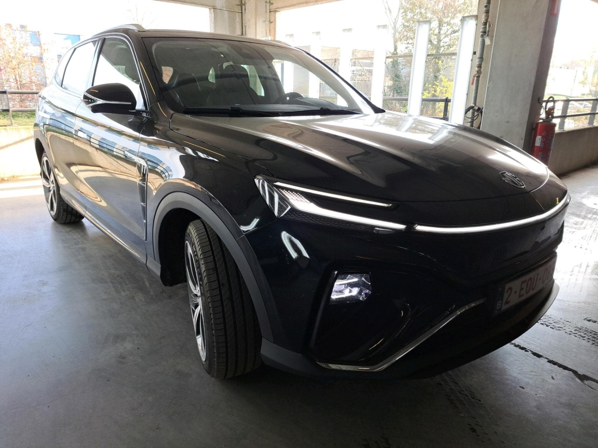 Mg Marvel R Luxury (2024) - Photo 2