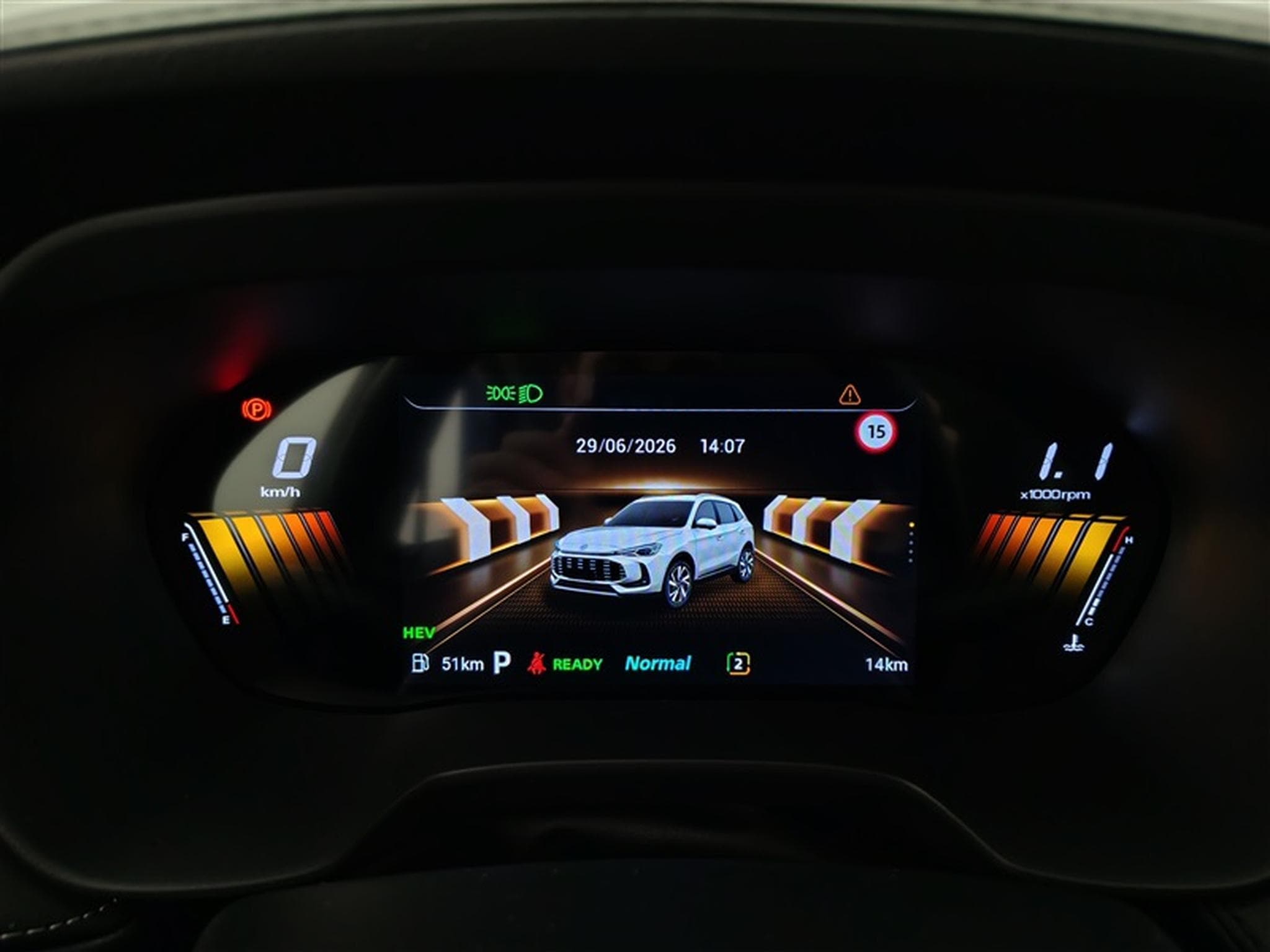 MG ZS 1.5 Hybrid+ Luxury NAVI / CAMERA / CARPLAY / ALU (2026) - Foto 10