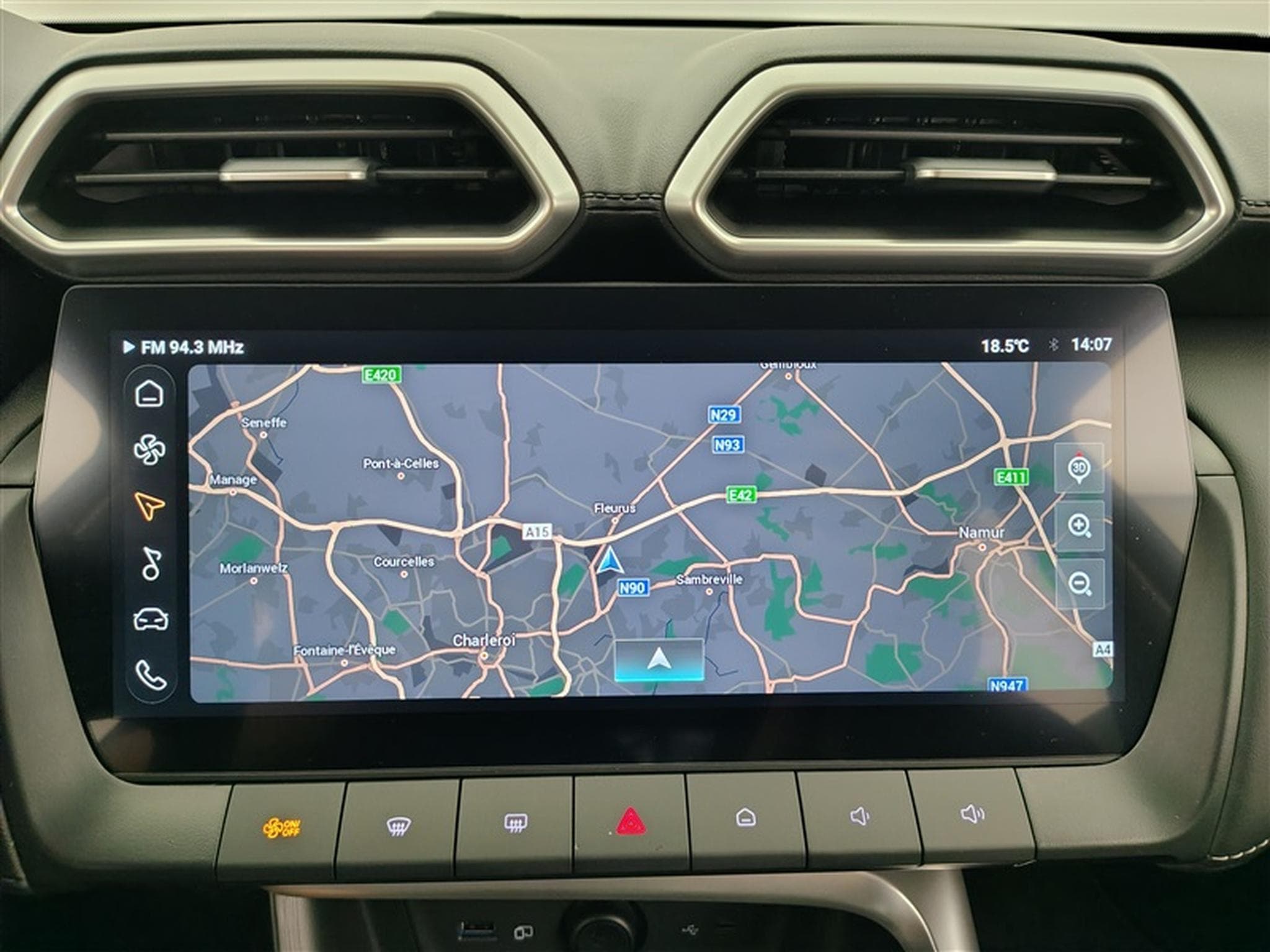 MG ZS 1.5 Hybrid+ Luxury NAVI / CAMERA / CARPLAY / ALU (2026) - Foto 11