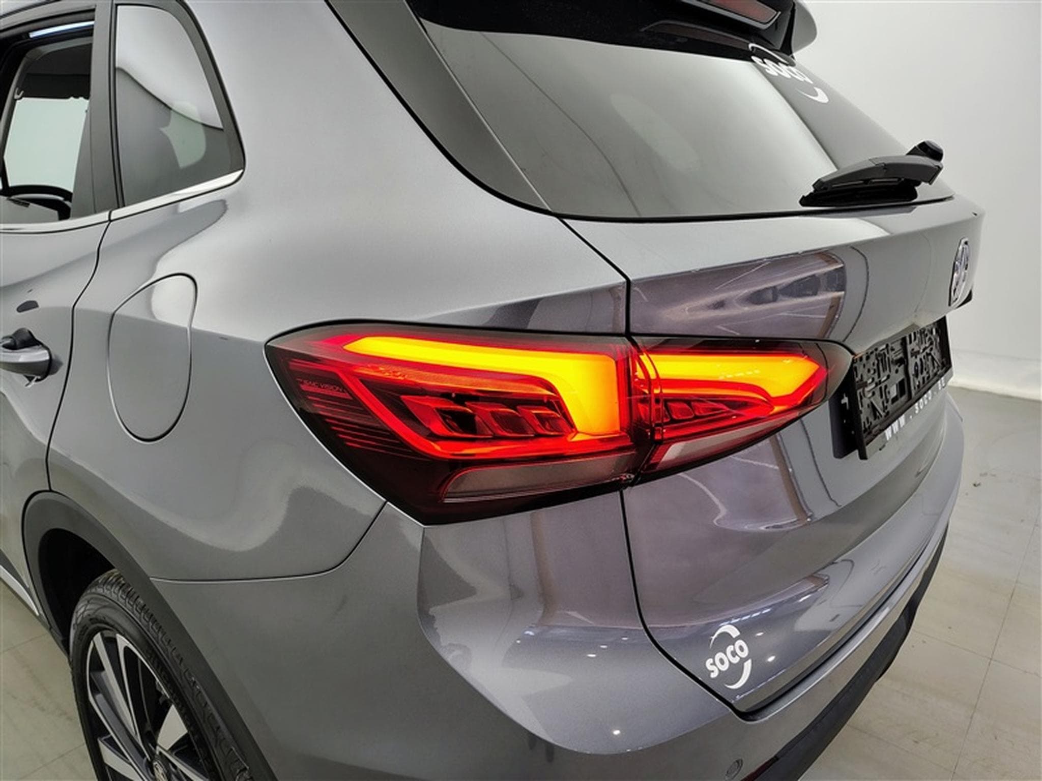 MG ZS 1.5 Hybrid+ Luxury NAVI / CAMERA / CARPLAY / ALU (2026) - Foto 16