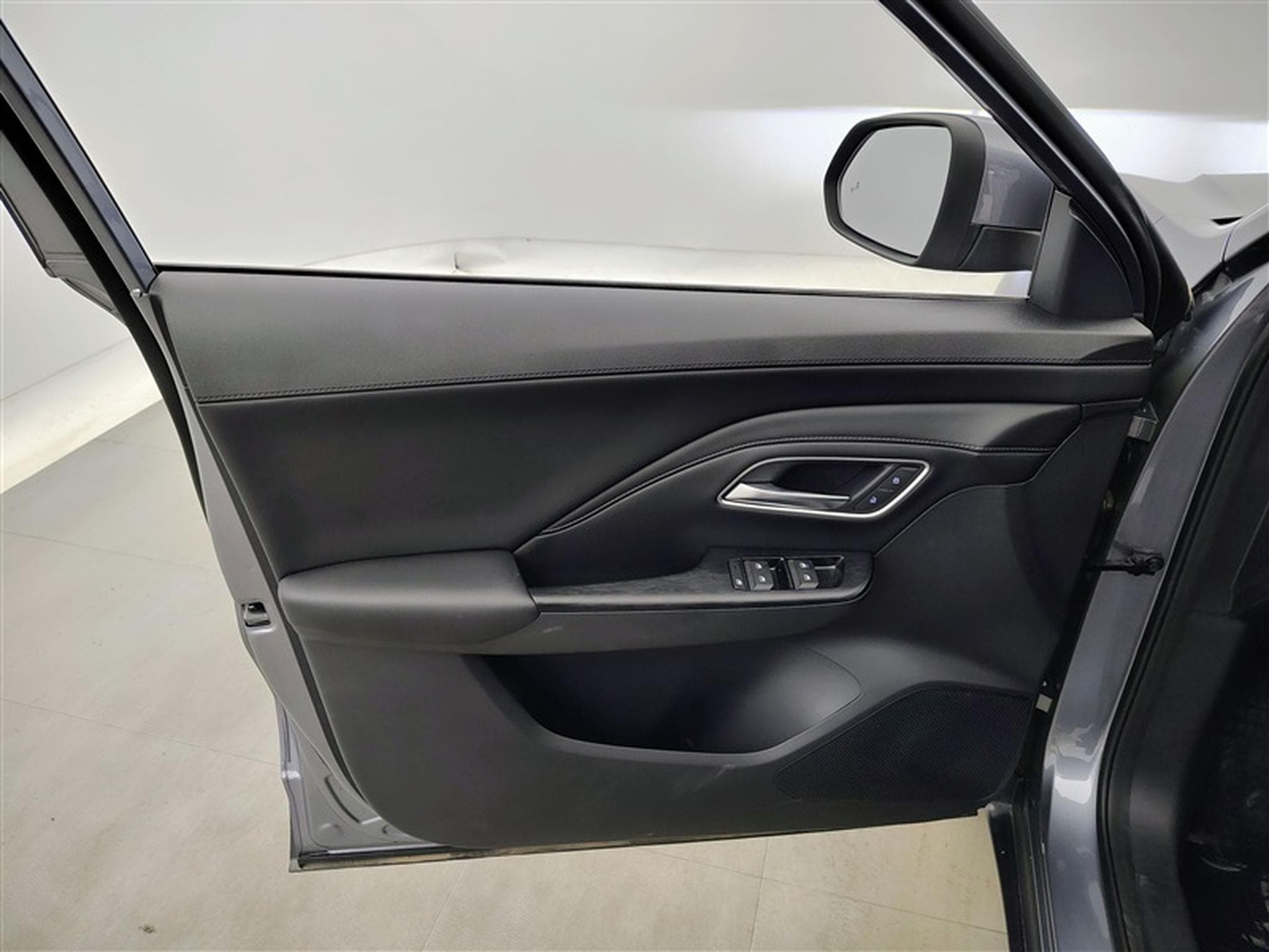 MG ZS 1.5 Hybrid+ Luxury NAVI / CAMERA / CARPLAY / ALU (2026) - Foto 17