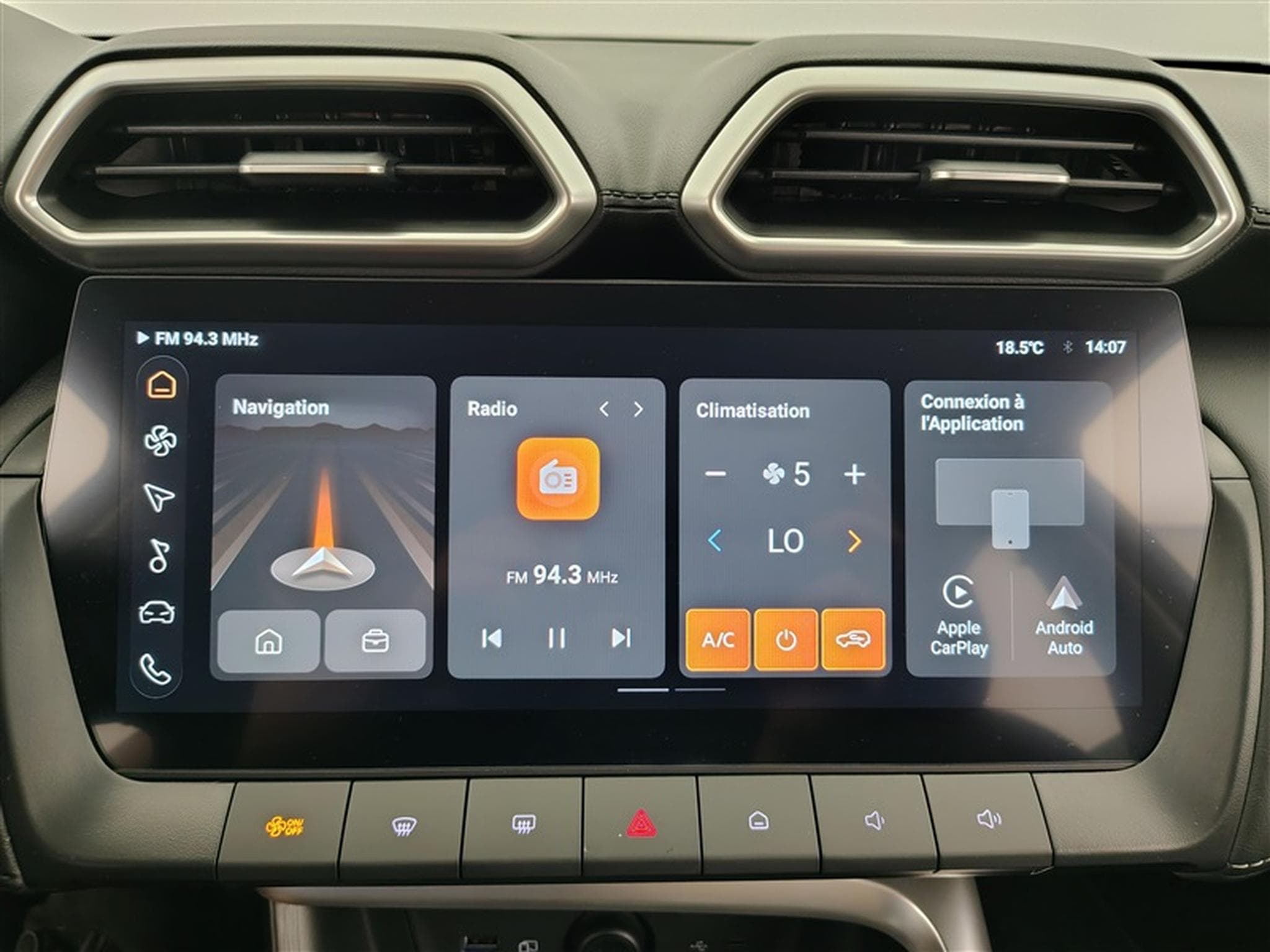 MG ZS 1.5 Hybrid+ Luxury NAVI / CAMERA / CARPLAY / ALU (2026) - Foto 21
