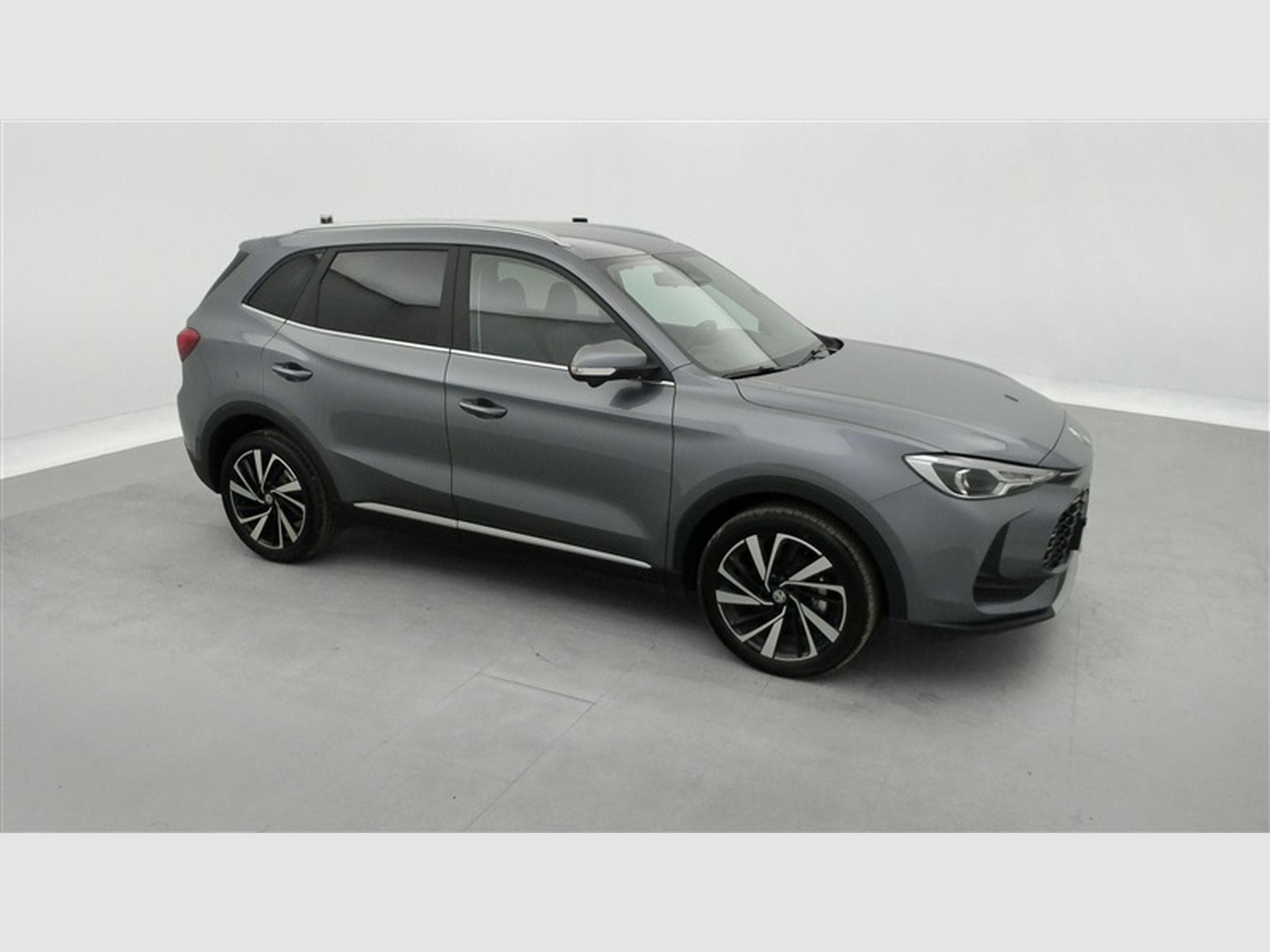 MG ZS 1.5 Hybrid+ Luxury NAVI / CAMERA / CARPLAY / ALU (2026) - Foto 24