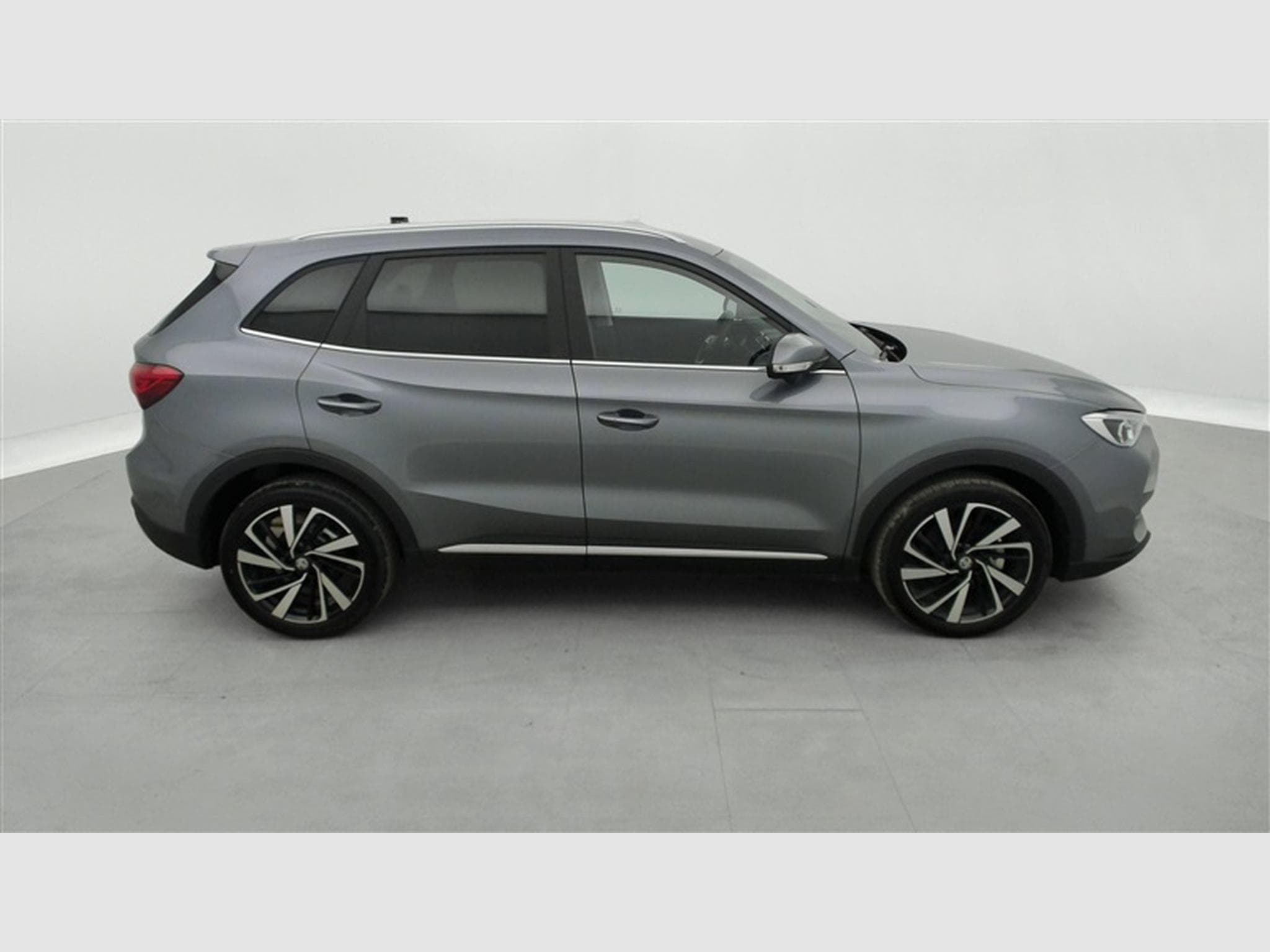 MG ZS 1.5 Hybrid+ Luxury NAVI / CAMERA / CARPLAY / ALU (2026) - Foto 25
