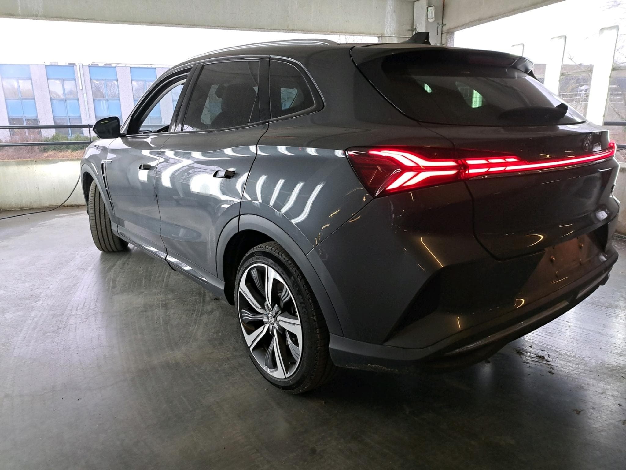 Mg Marvel R Luxury (2023) - Photo 3