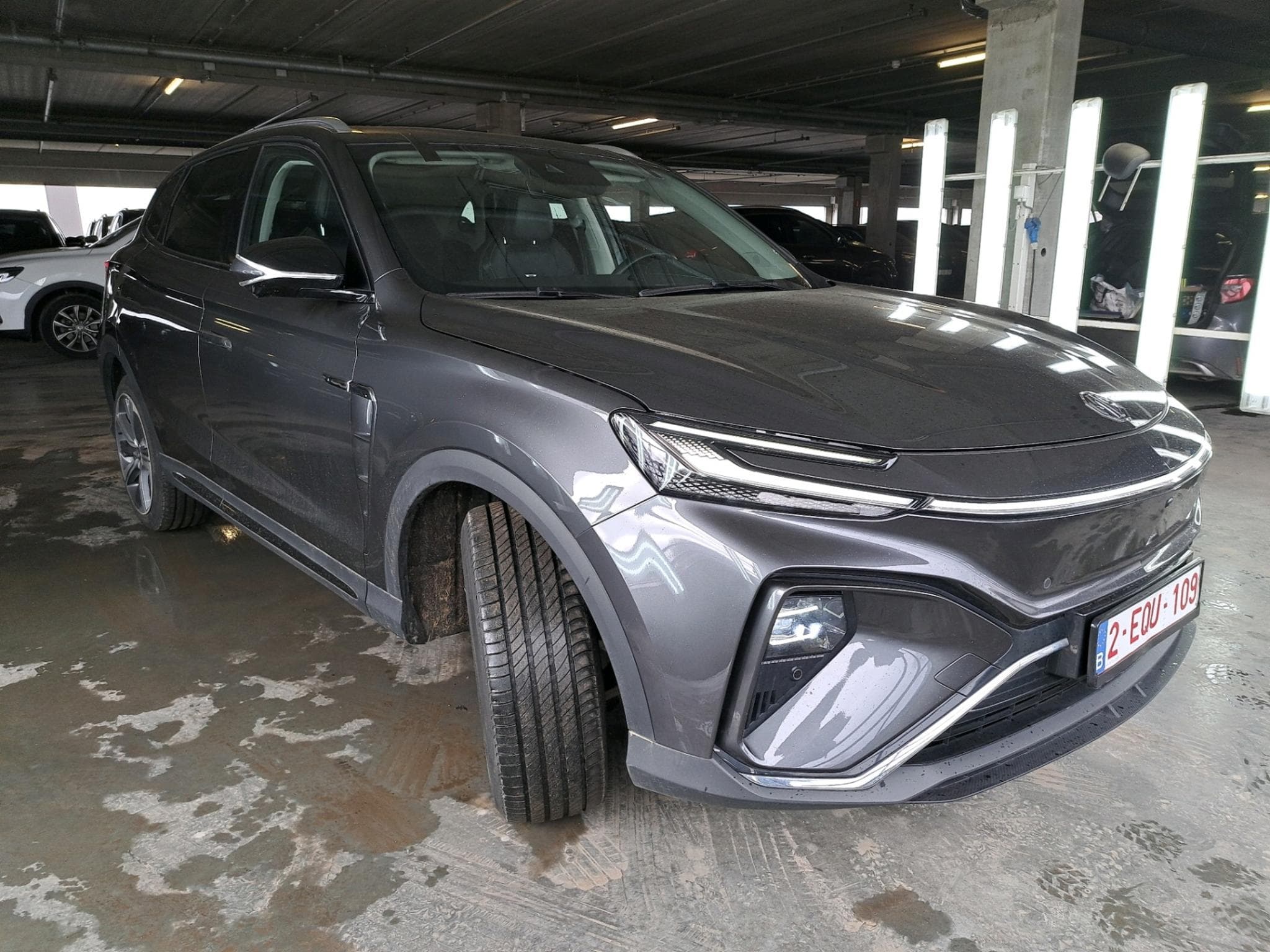 Mg Marvel R Luxury (2023) - Photo 2