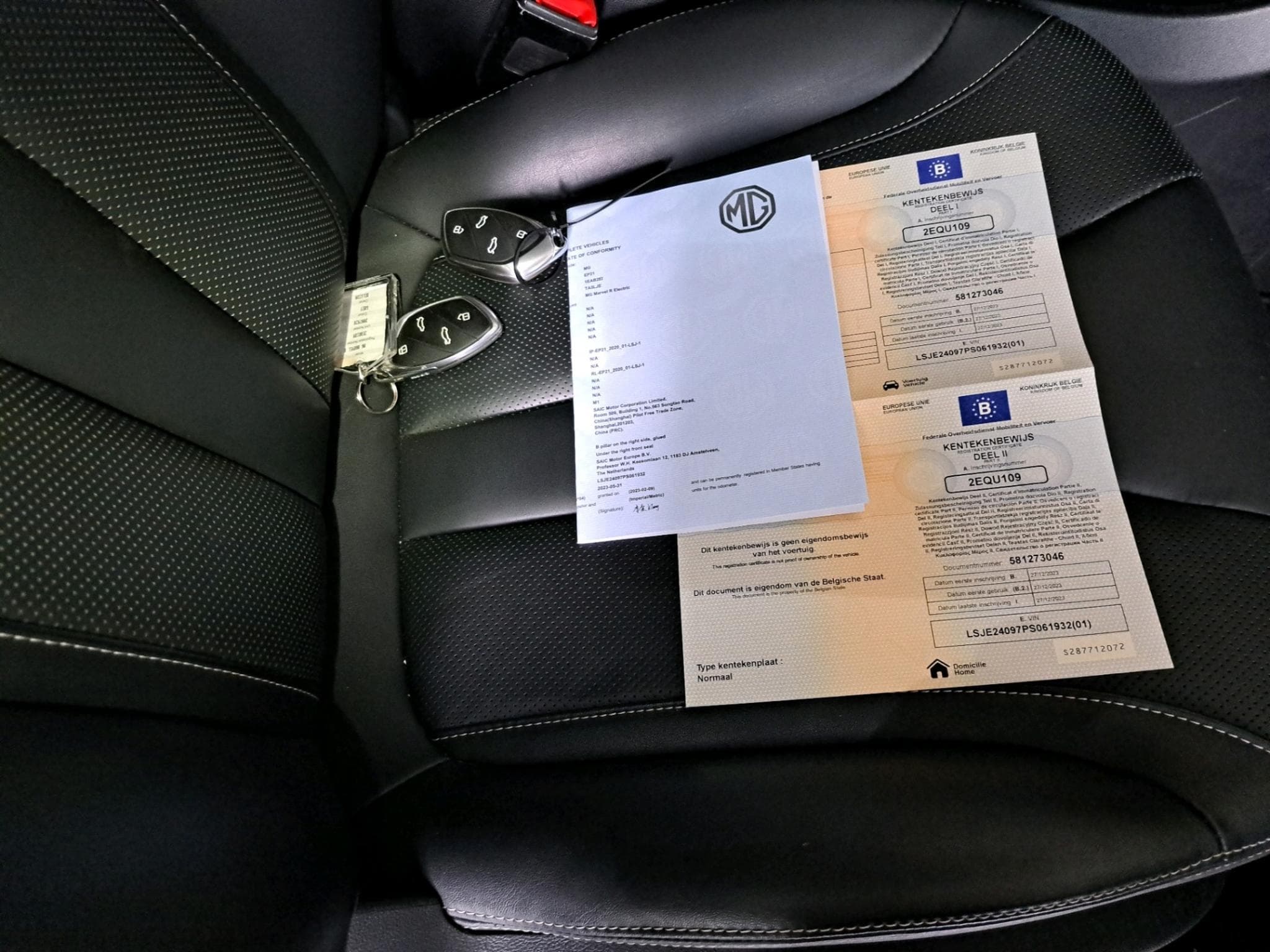 Mg Marvel R Luxury (2023) - Photo 8