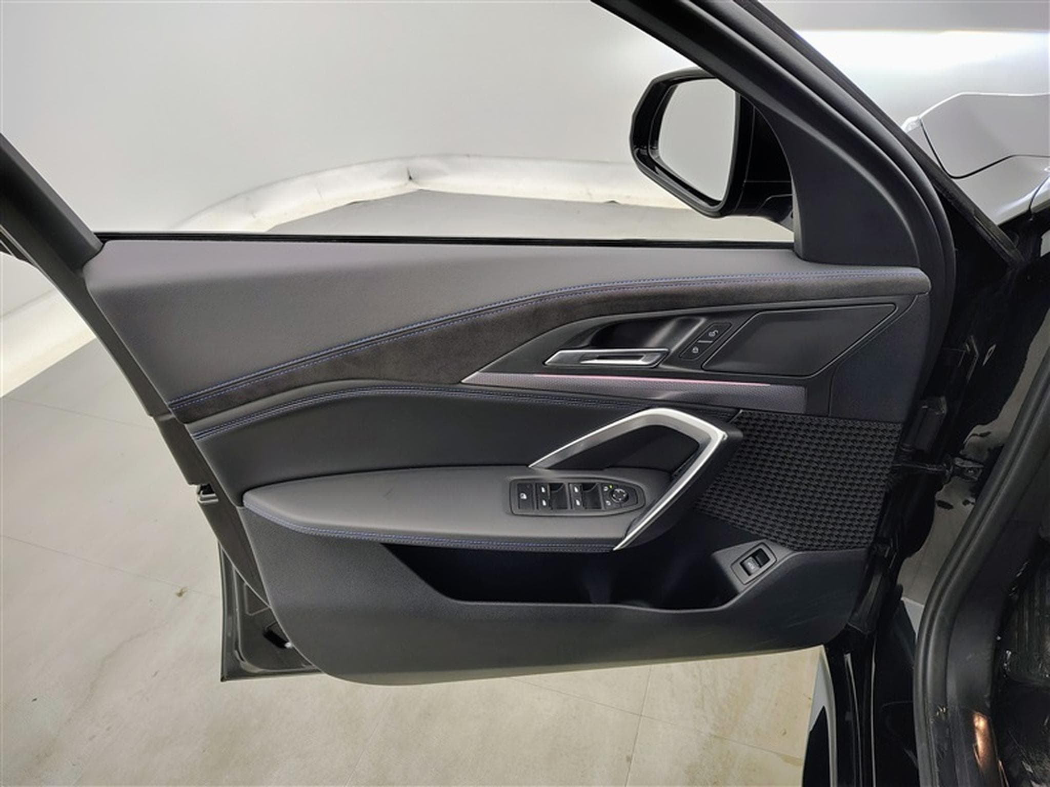 BMW X2 1.5iA sDrive20 Pack M NAVI / FULL LED / CAMERA / JA 18" (2024) - Foto 17