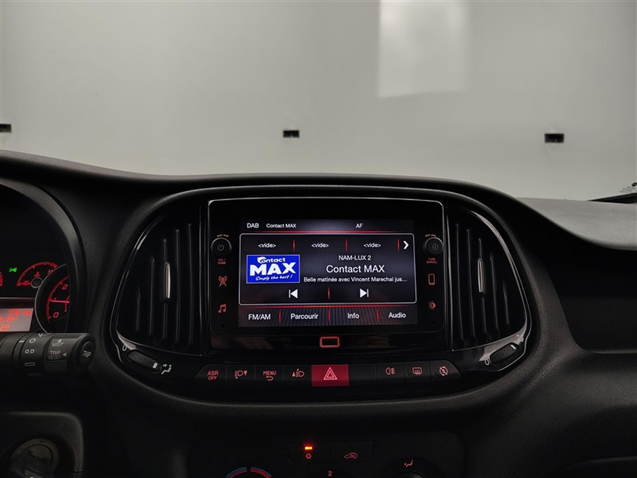 Fiat Doblo 1.6 MJET Cargo CLIM / CARPLAY (2023) - Photo 11
