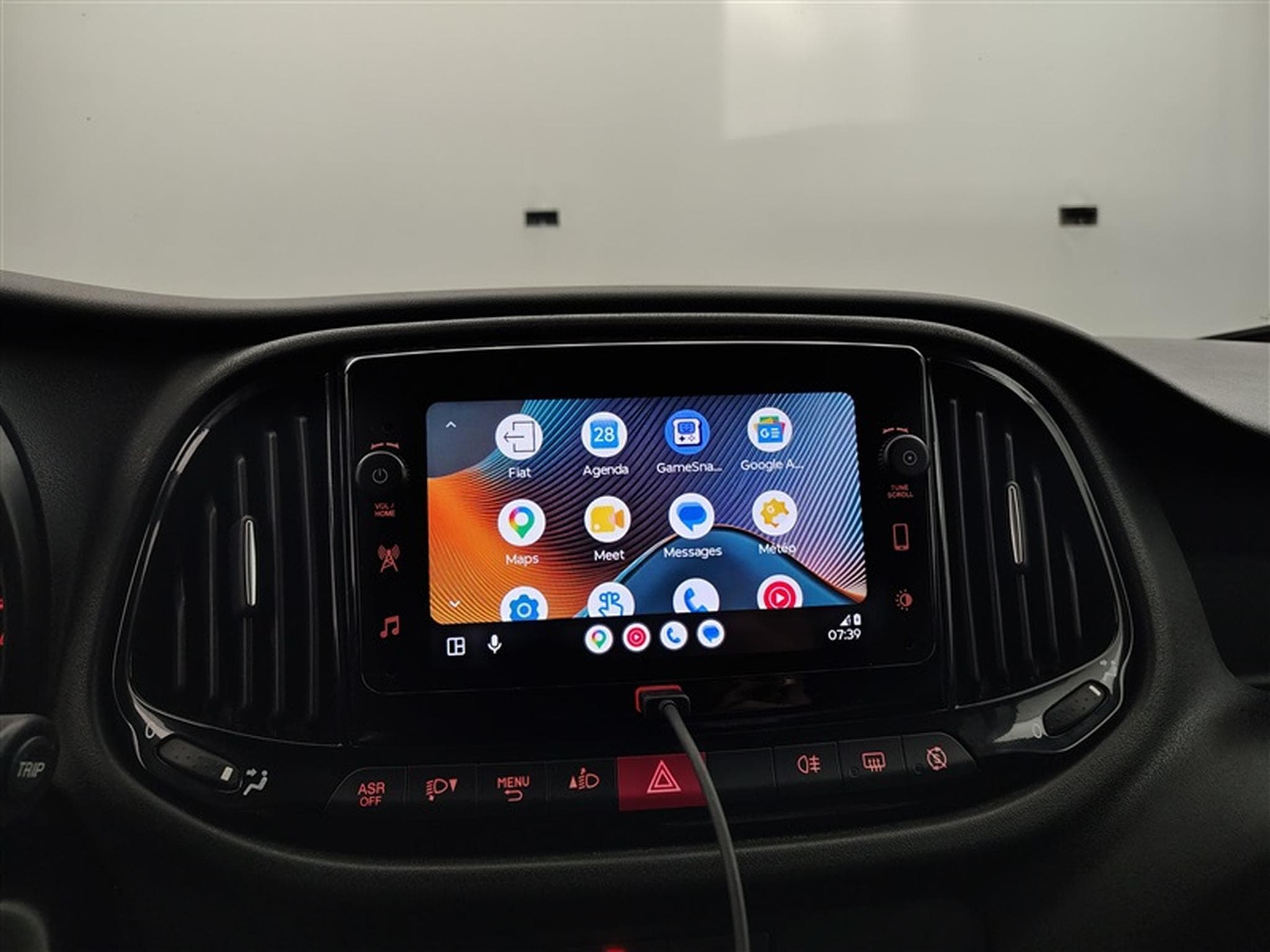 Fiat Doblo 1.6 MJET Cargo CLIM / CARPLAY (2023) - Photo 18