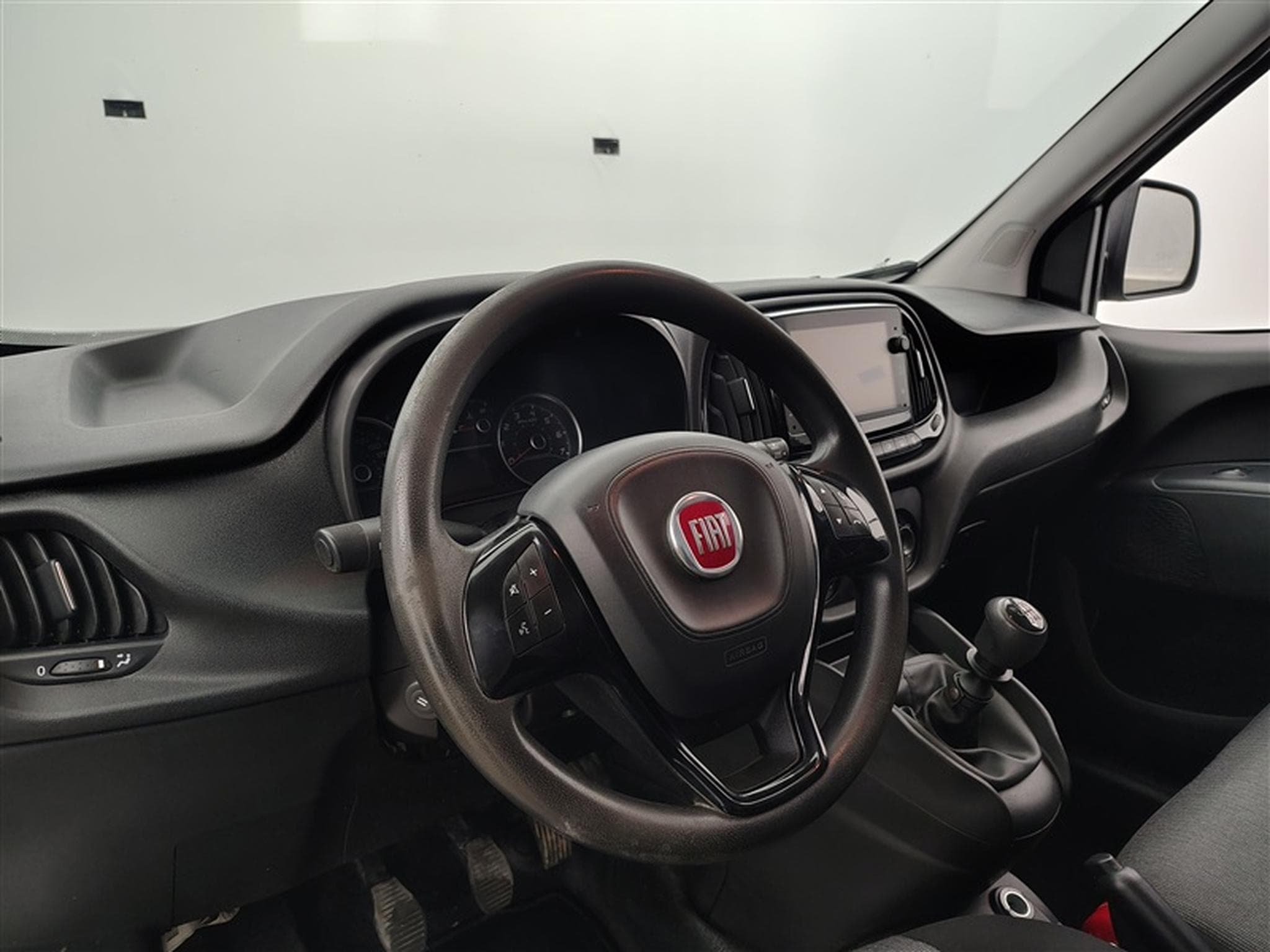 Fiat Doblo 1.6 MJET Cargo CLIM / CARPLAY (2023) - Photo 8