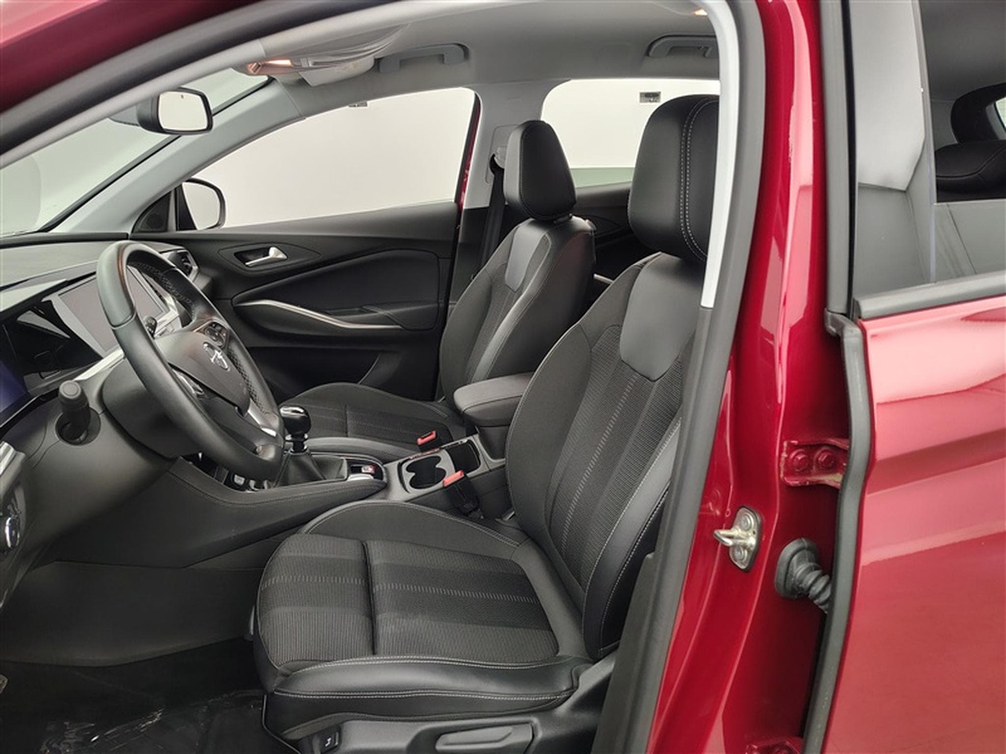 Opel Grandland 1.2 Turbo 130cv GS CARPLAY / FULL LED / CUIR PARTIEL / JA18 (2023) - Foto 7