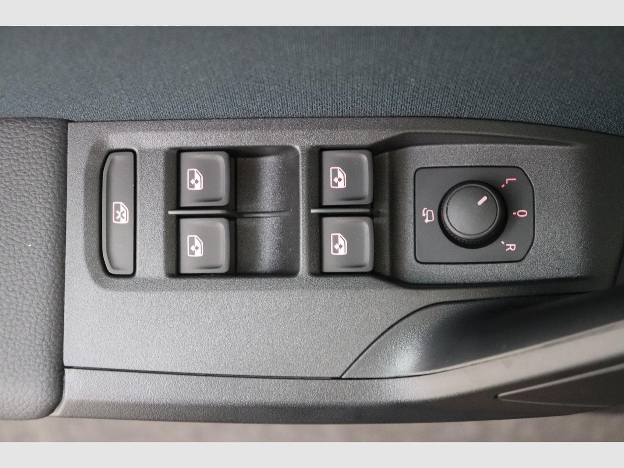 Seat Arona Play Plus (2026) - Photo 17
