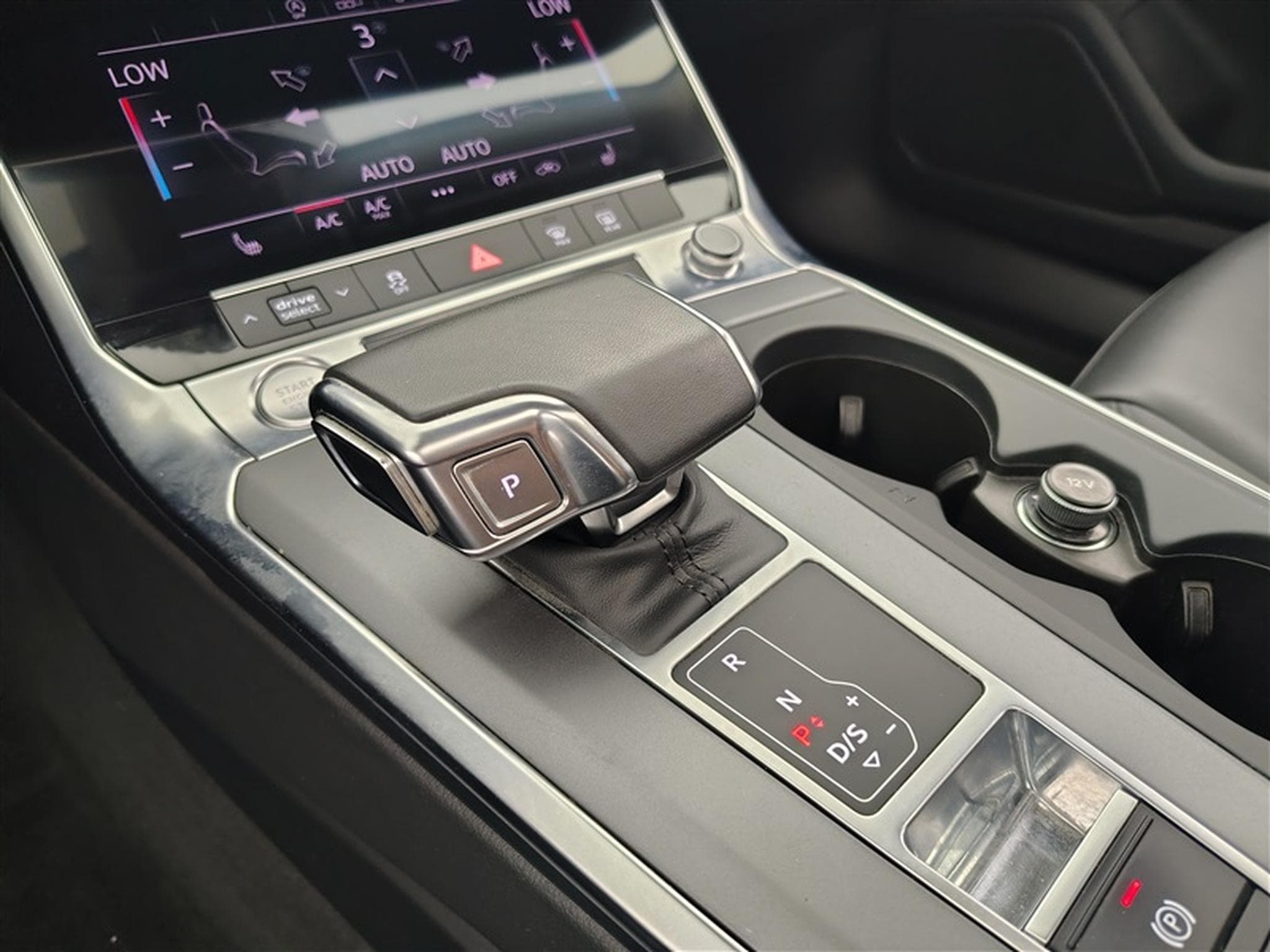 Audi A6 Avant 35 TDi Business Edition S tronic CUIR/NAVI/TO PANO (2019) - Foto 12