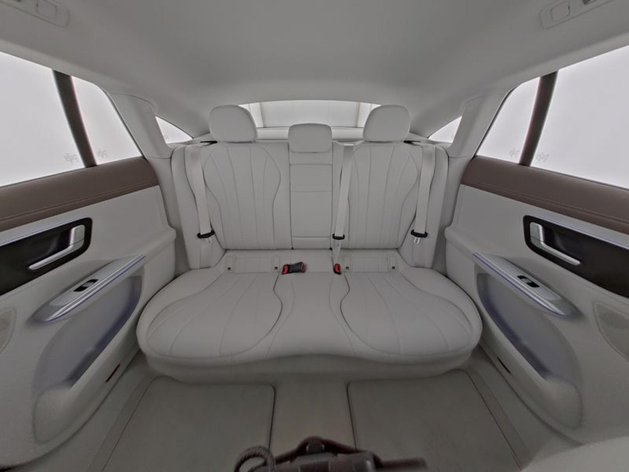 Mercedes EQE 300 (2025) - Foto 7