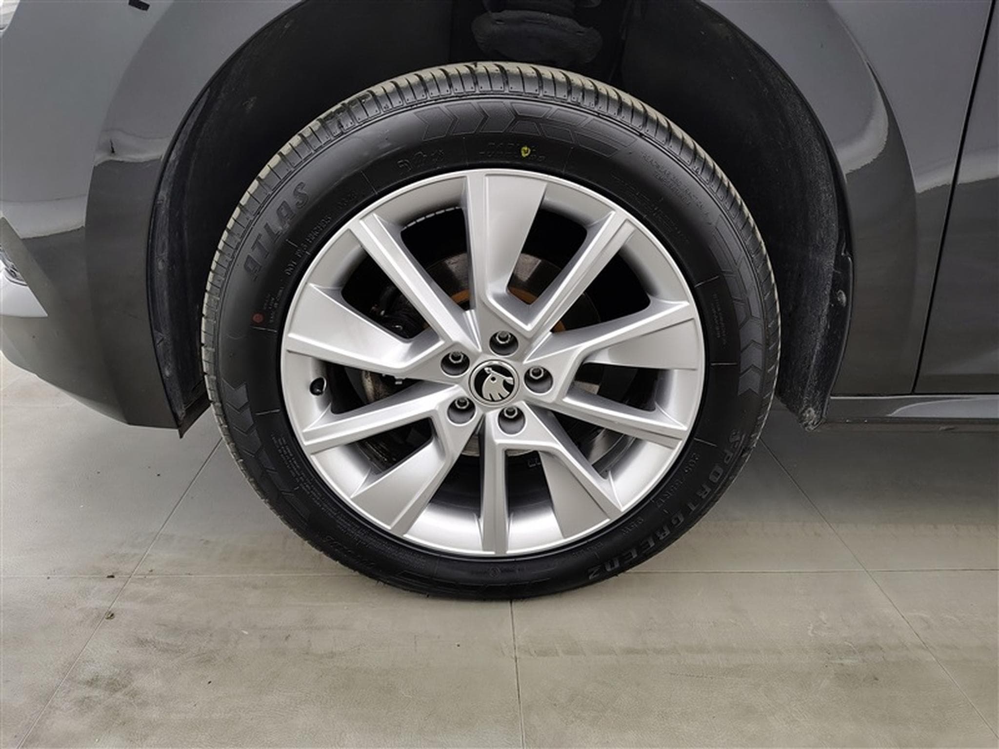 Skoda Kamiq 1.0 TSI 110cv DSG Ambition NAVI / FULL LED / CARPLAY (2024) - Photo 6