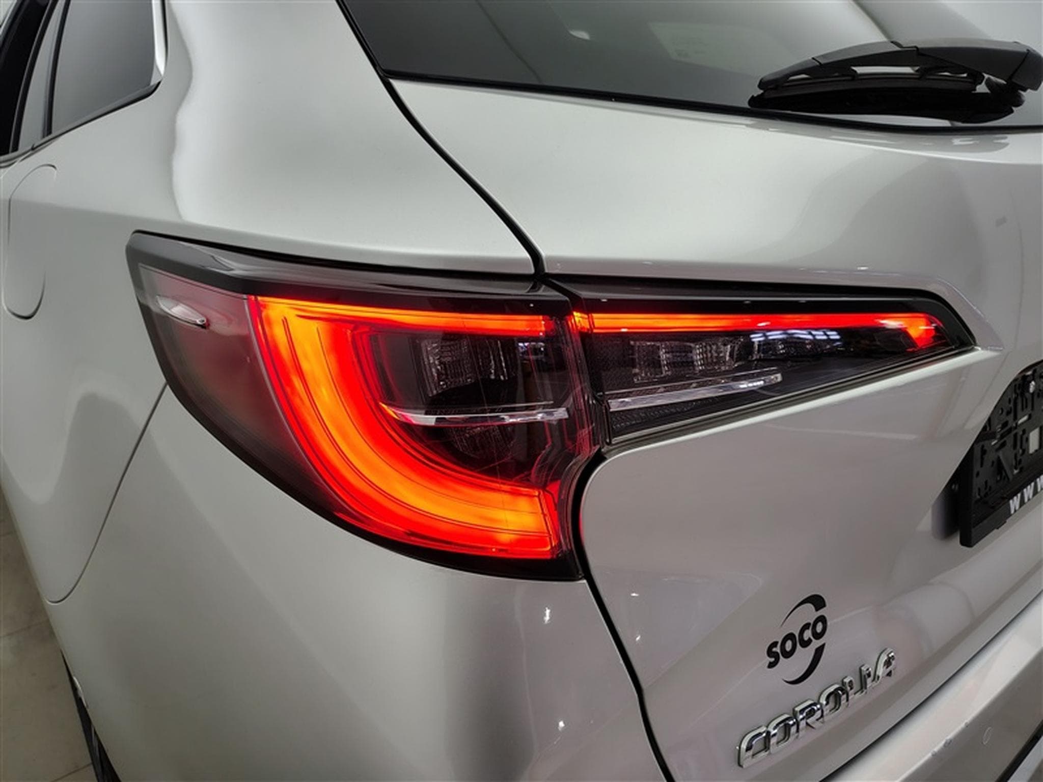 Toyota Corolla 1.8 Hybrid Style e-CVT CLIM/NAVI/CAMERA (2023) - Photo 16