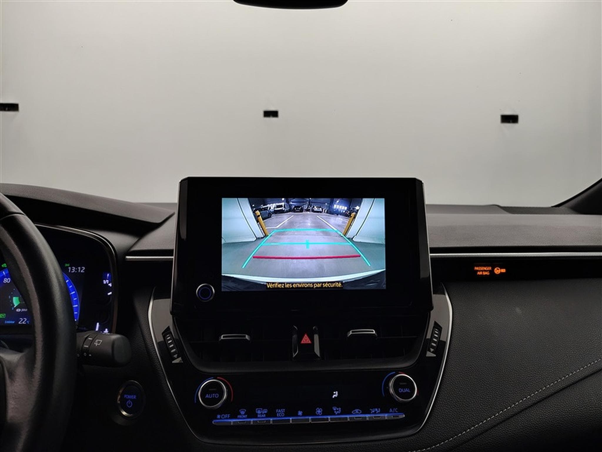 Toyota Corolla 1.8 Hybrid Style e-CVT CLIM/NAVI/CAMERA (2023) - Photo 18