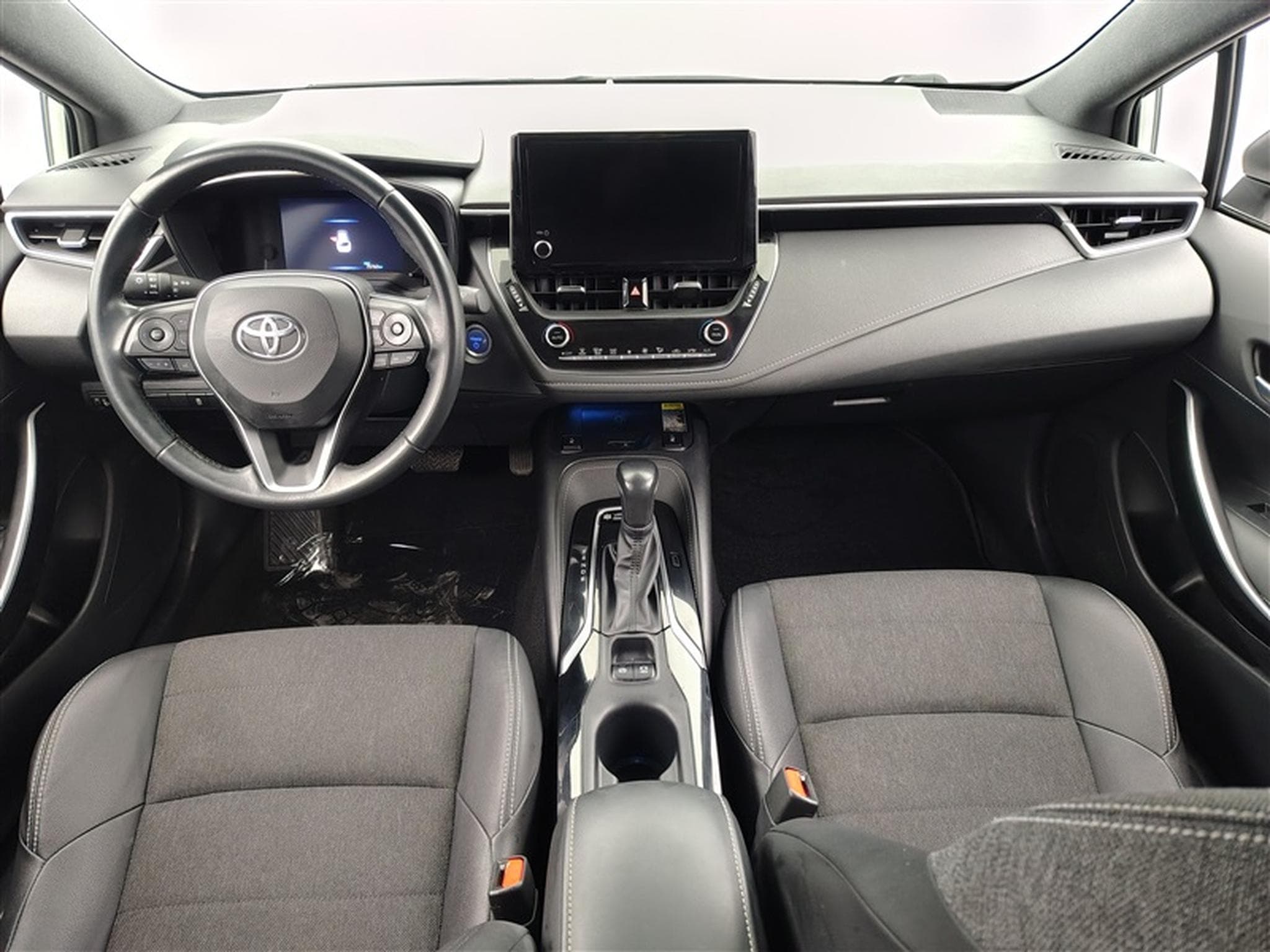Toyota Corolla 1.8 Hybrid Style e-CVT CLIM/NAVI/CAMERA (2023) - Photo 8