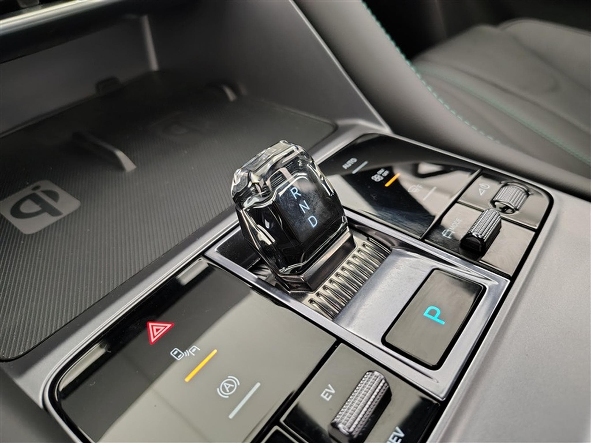 BYD Seal U 1.5 DM-I 218Cv PHEV Comfort CUIR / NAVI / TO PANO (2025) - Photo 12