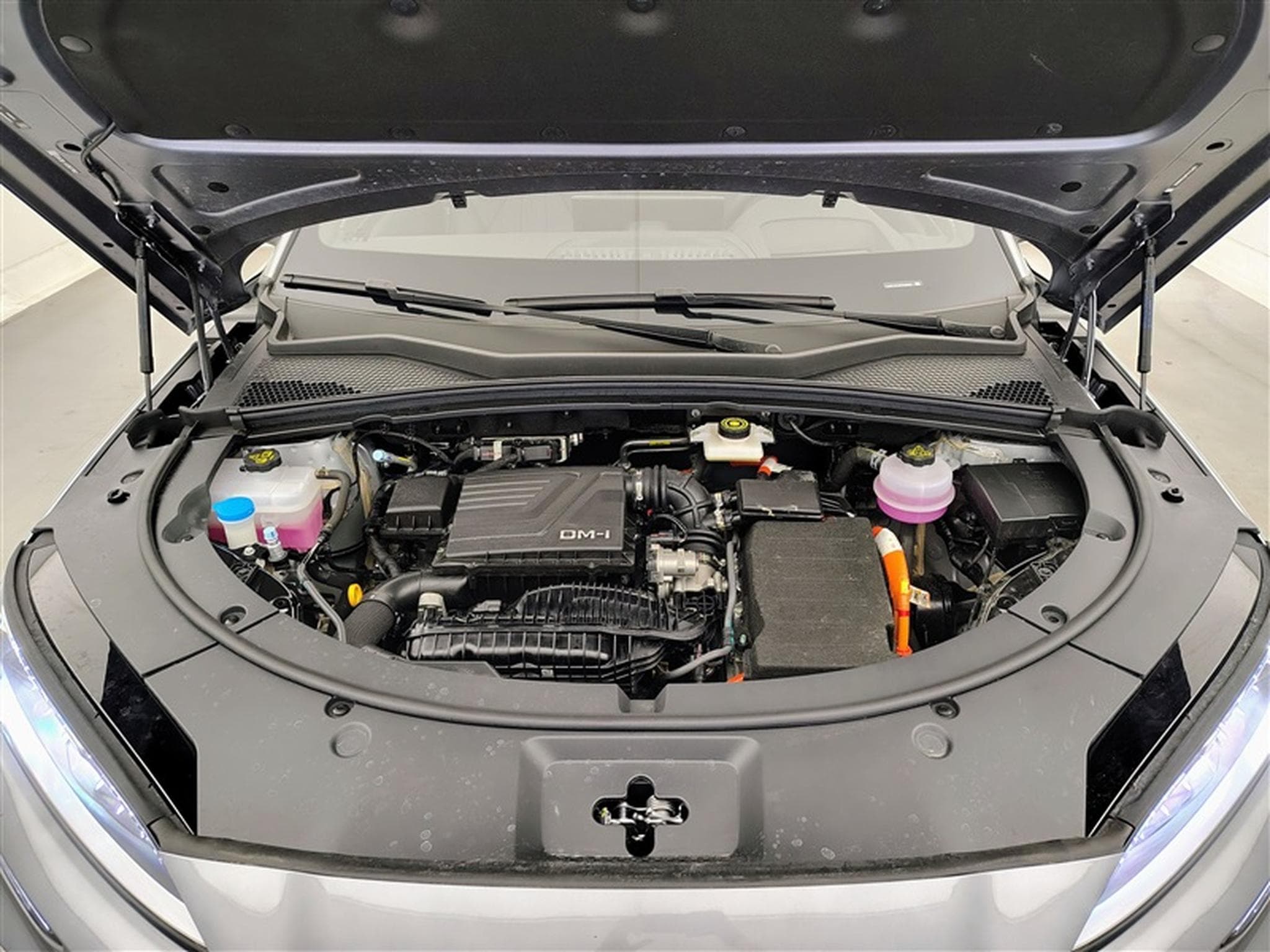 BYD Seal U 1.5 DM-I 218Cv PHEV Comfort CUIR / NAVI / TO PANO (2025) - Photo 21