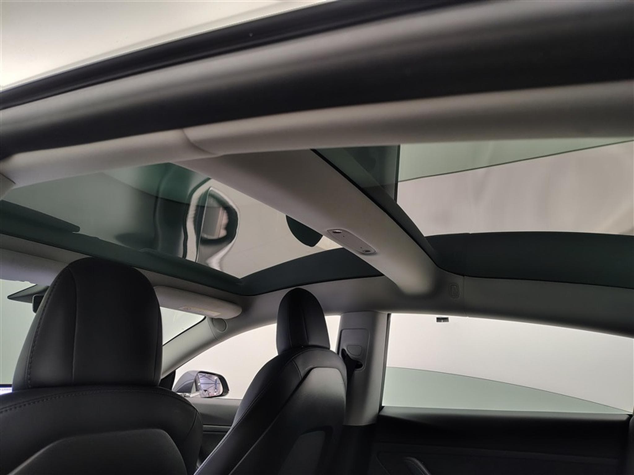 Tesla Model 3 60 kWh Standard Plus CUIR / NAVI / PANO (2020) - Photo 19