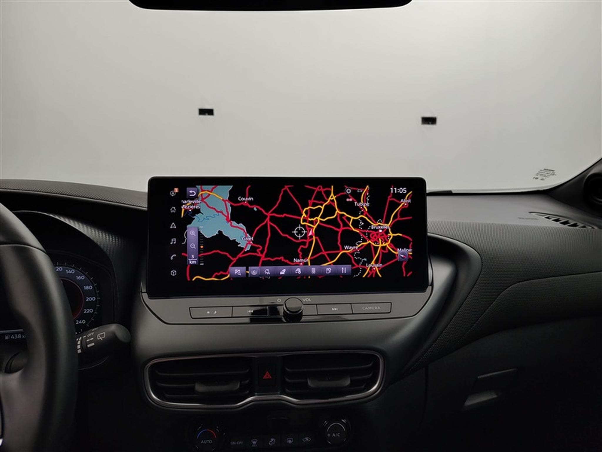 Nissan Juke 1.0 DIG-T 114cv N-Connecta NAVI / FULL LED / CAMERA / JA 17" (2025) - Photo 11