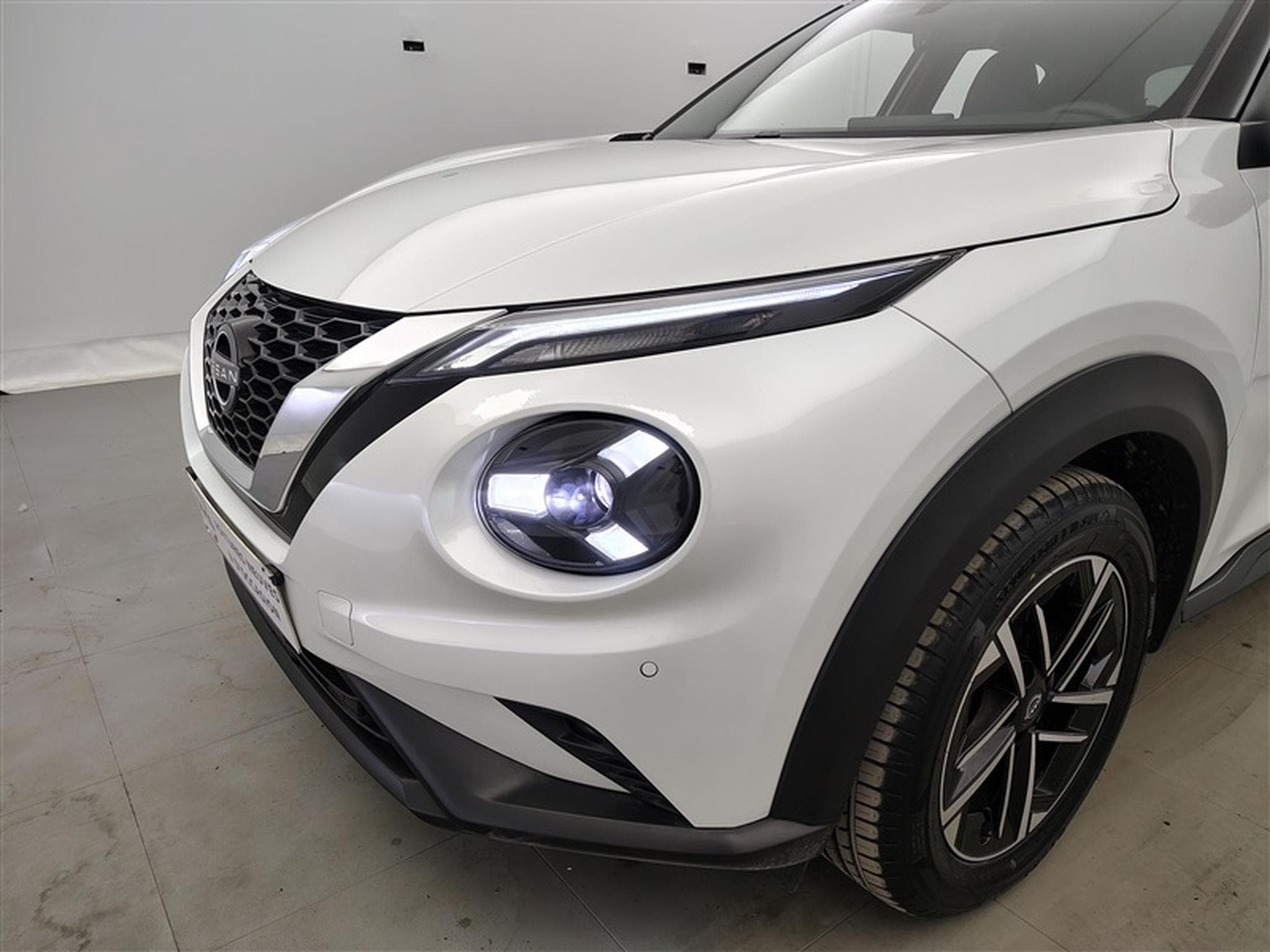 Nissan Juke 1.0 DIG-T 114cv N-Connecta NAVI / FULL LED / CAMERA / JA 17" (2025) - Photo 15